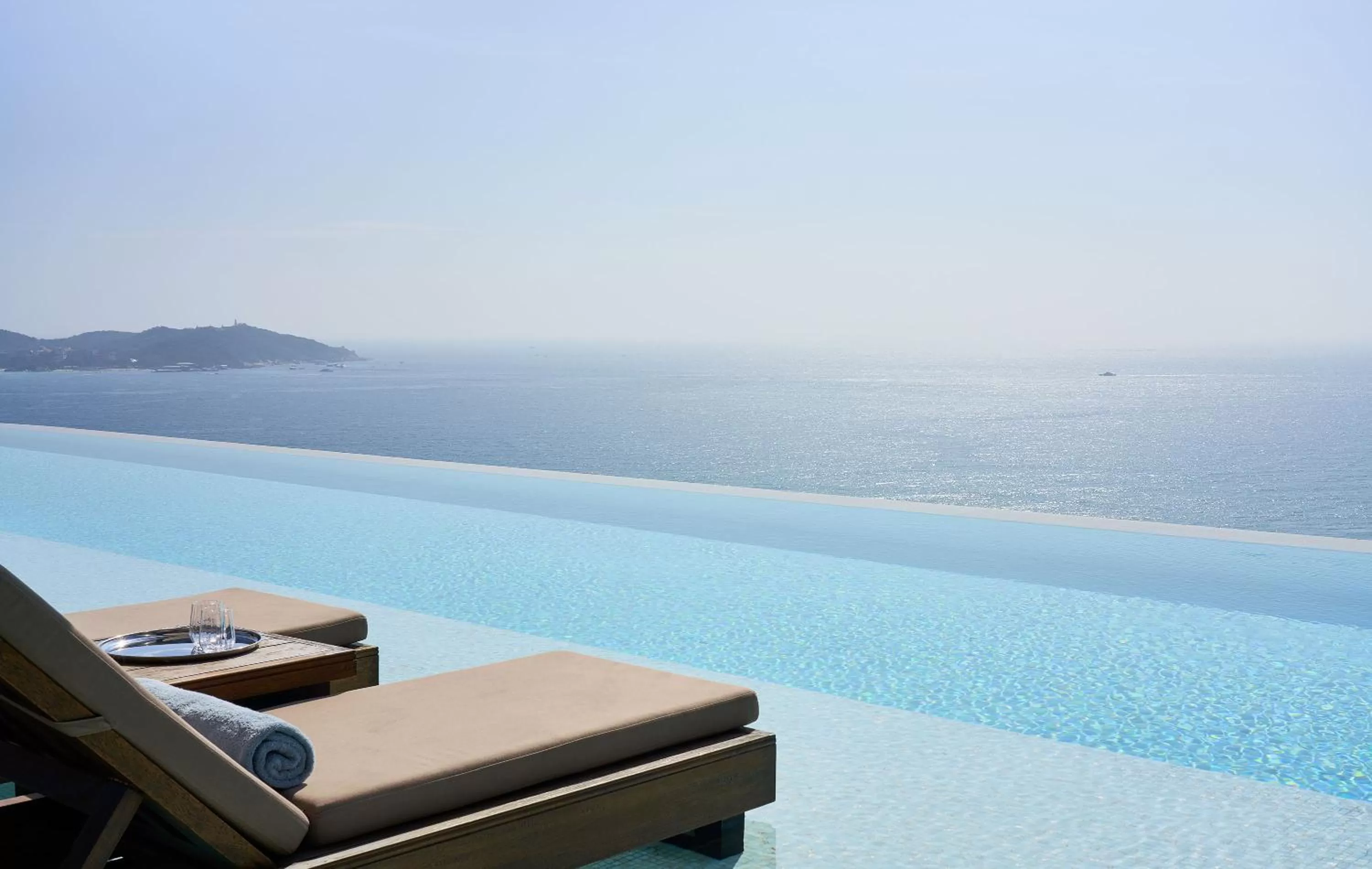 Swimming pool in Rosewood Sanya