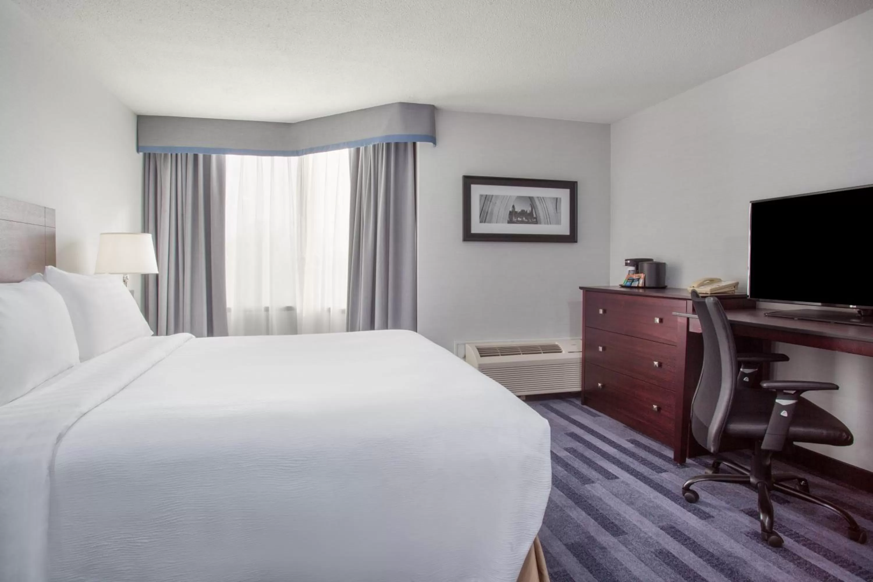 Photo of the whole room, Bed in Holiday Inn Ottawa East by IHG