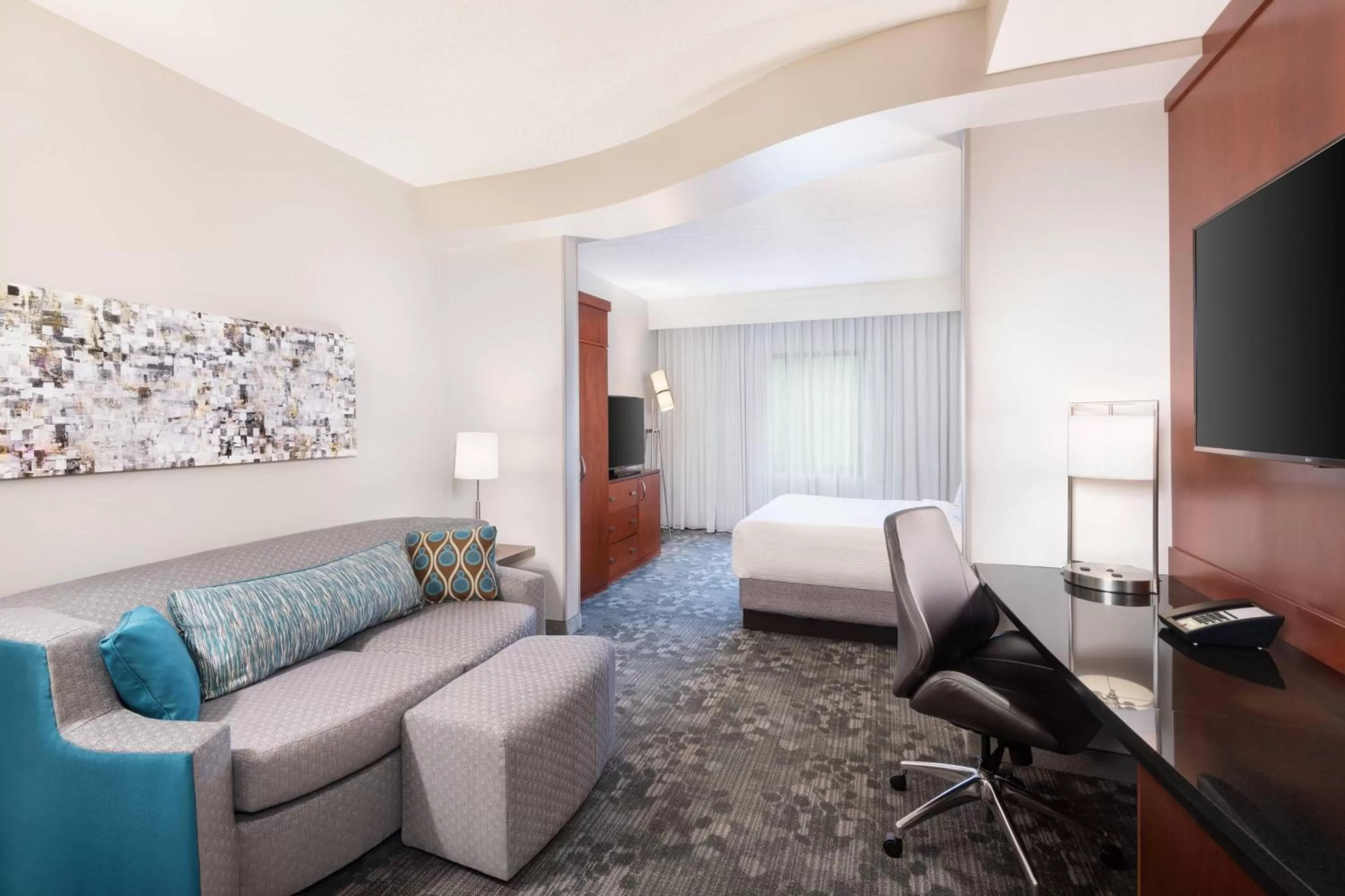 Living room, Bed in Courtyard by Marriott Pittsburgh Washington Meadow Lands