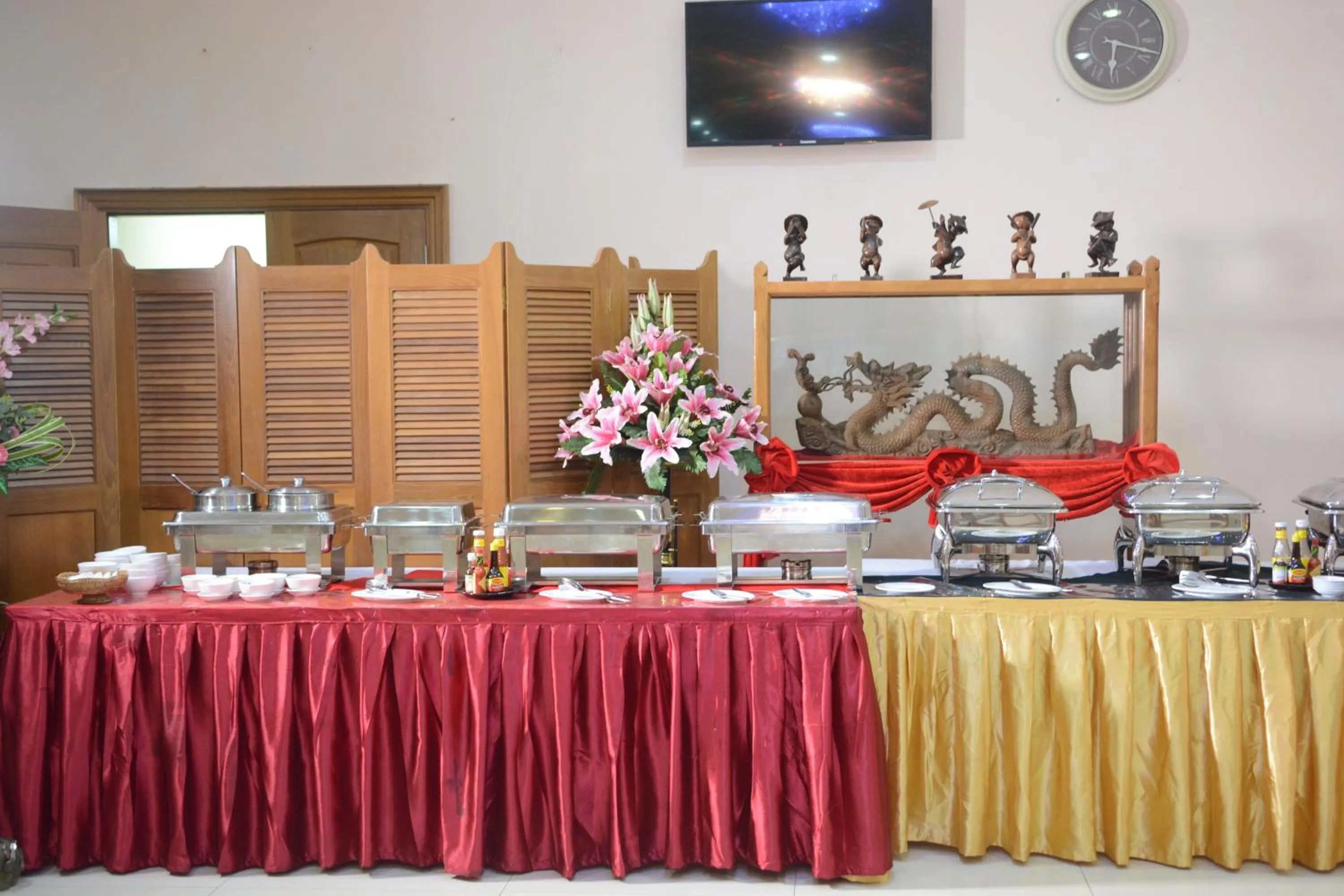 Buffet breakfast in Hotel Sidney