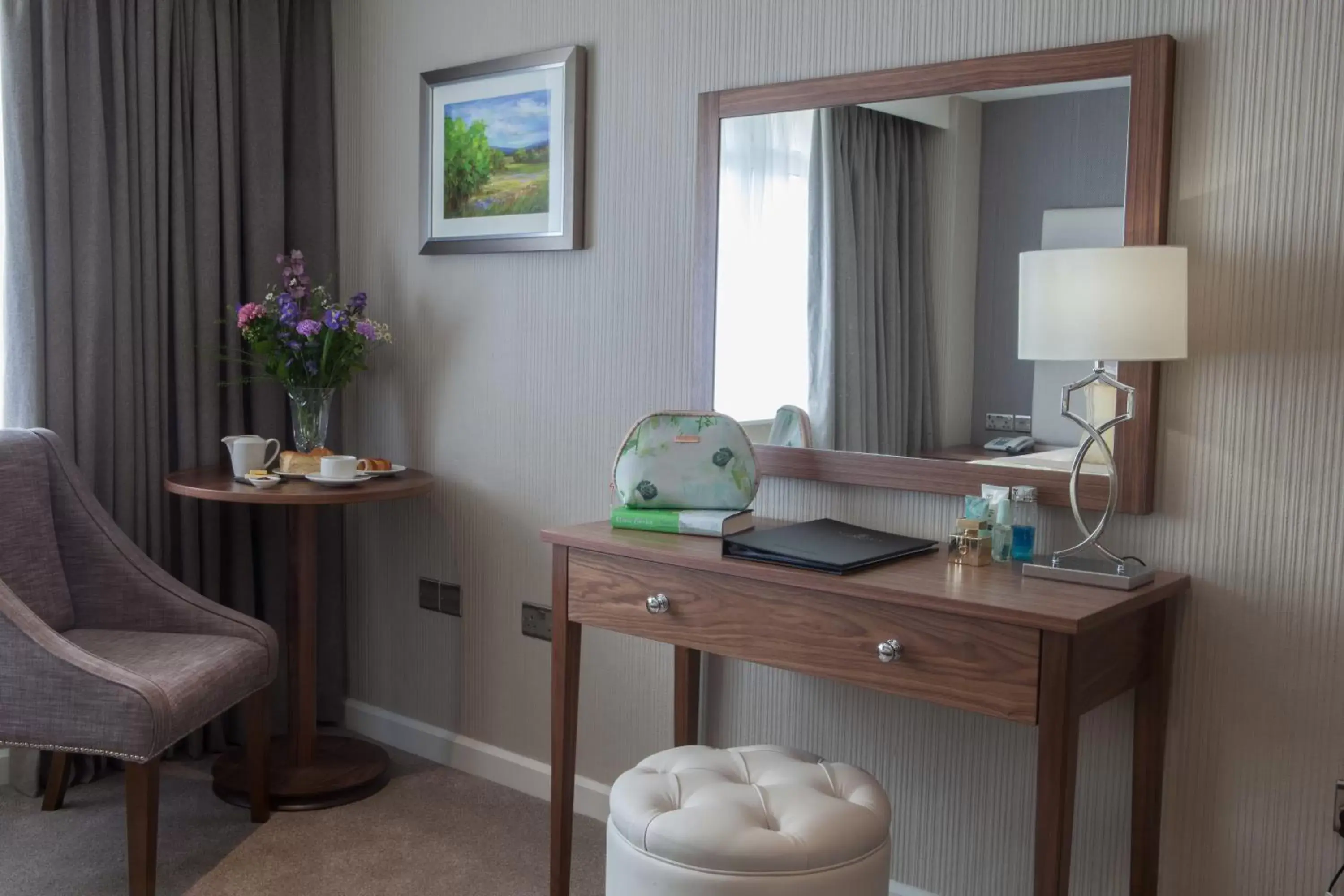 Single Room in Four Seasons Hotel & Leisure Club Single Room in Four Seasons Hotel & Leisure Club