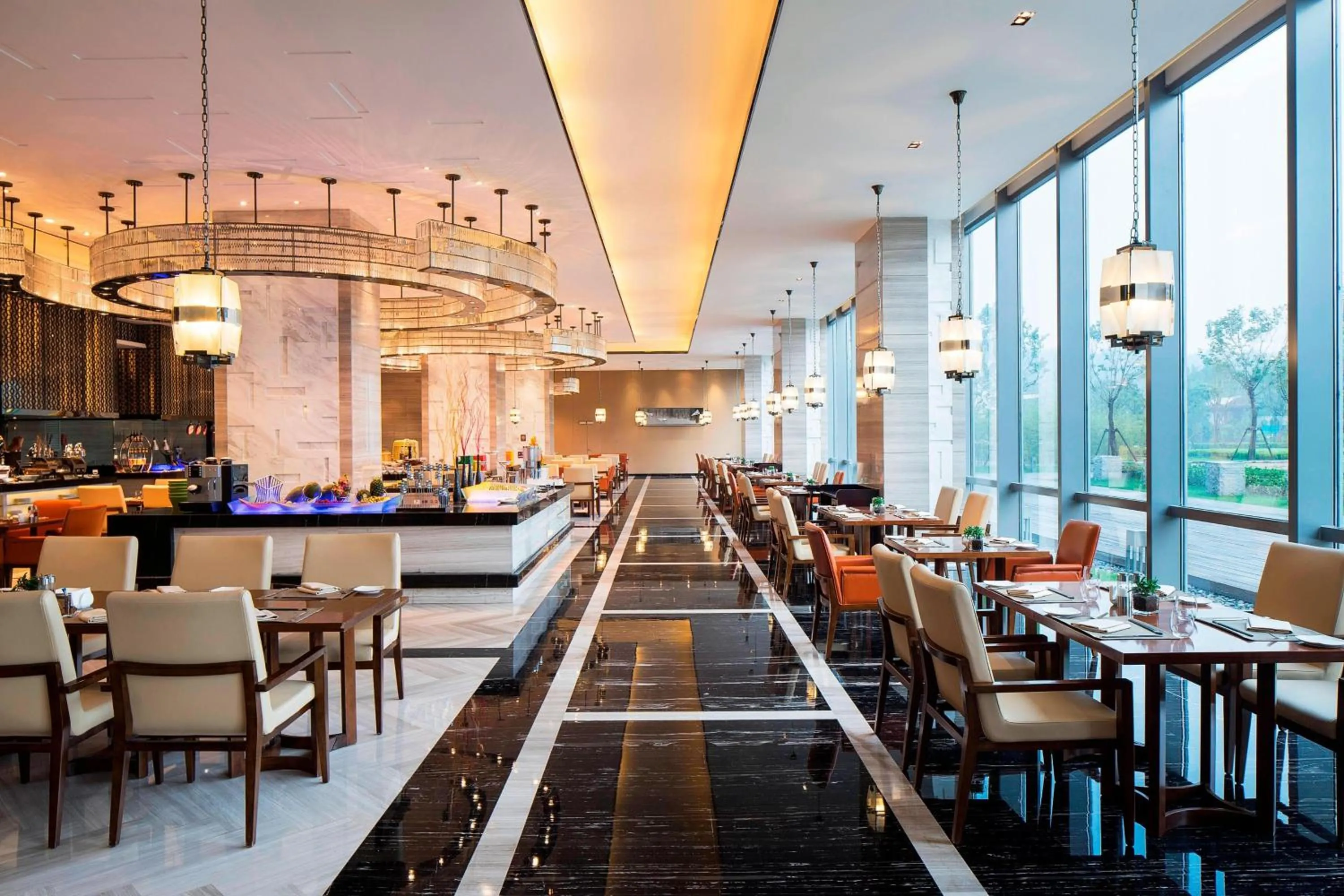 Restaurant/Places to Eat in Sheraton Langfang Chaobai River Hotel