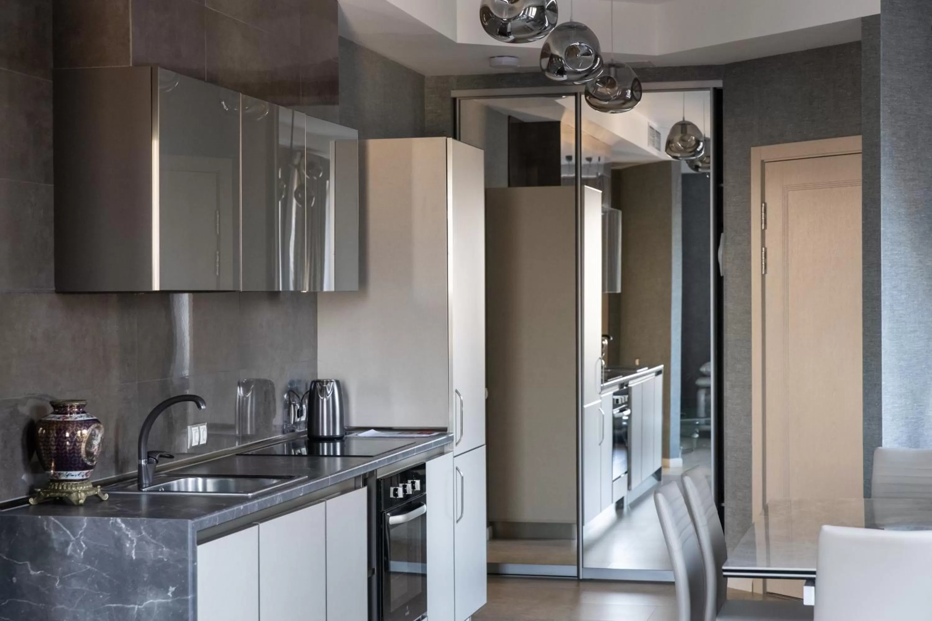 Kitchen or kitchenette, Kitchen/Kitchenette in Hotel "Mandarin Clubhouse"