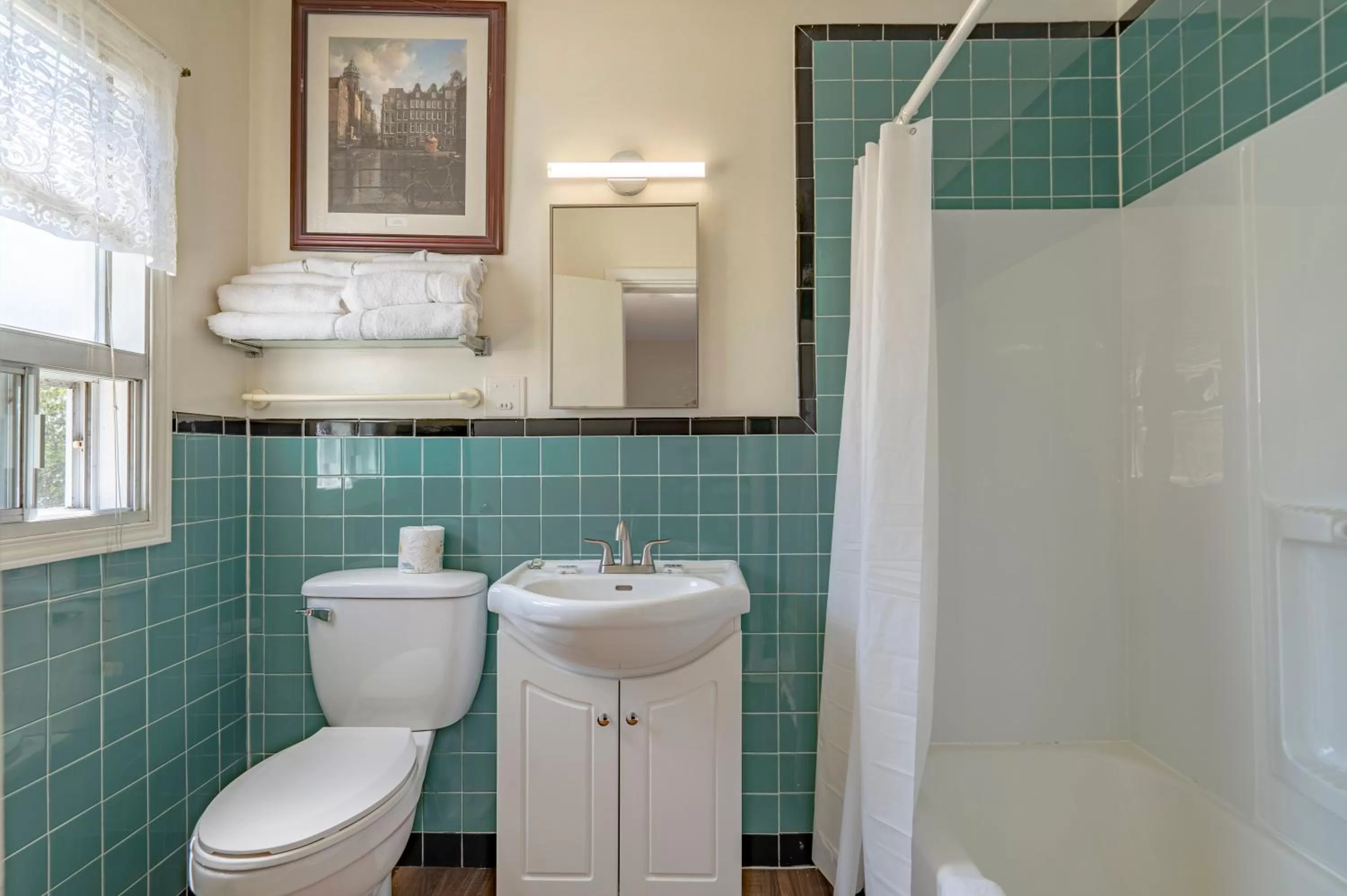 Bathroom in Novastar Motel On The Lake