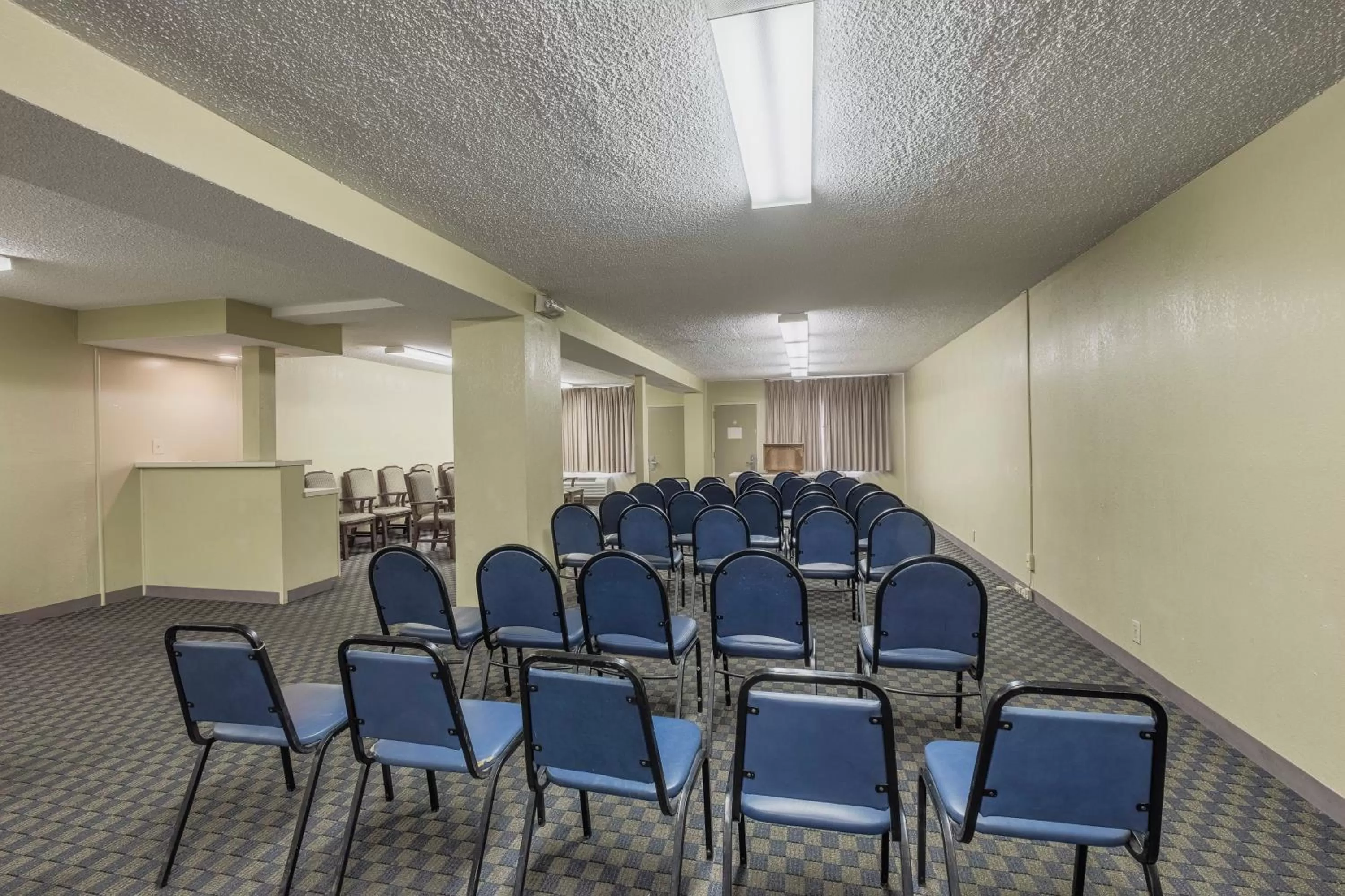 Meeting/conference room in Red Roof Inn Meridian