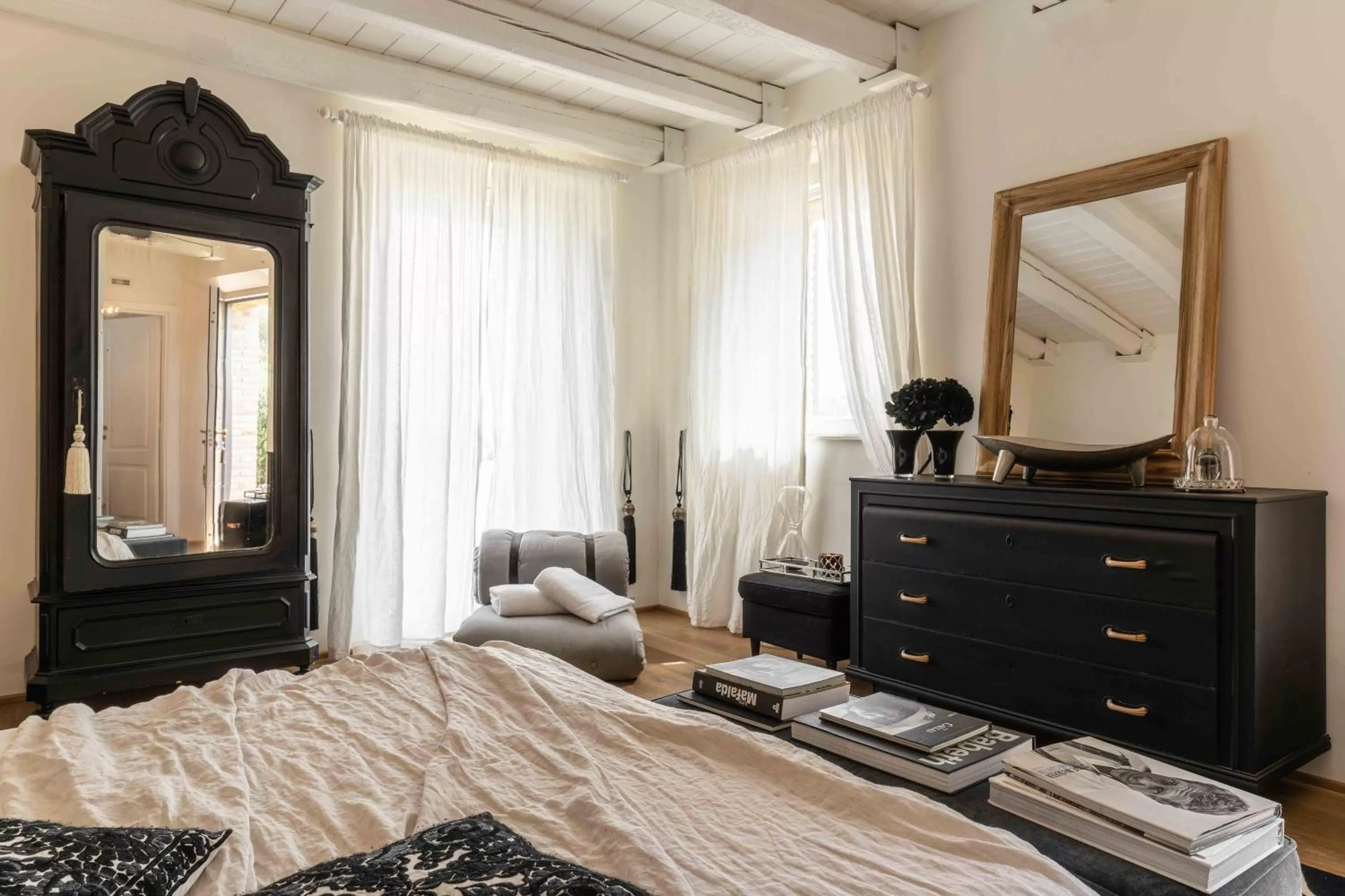 Bed in CasaVostra - Ambience Suites