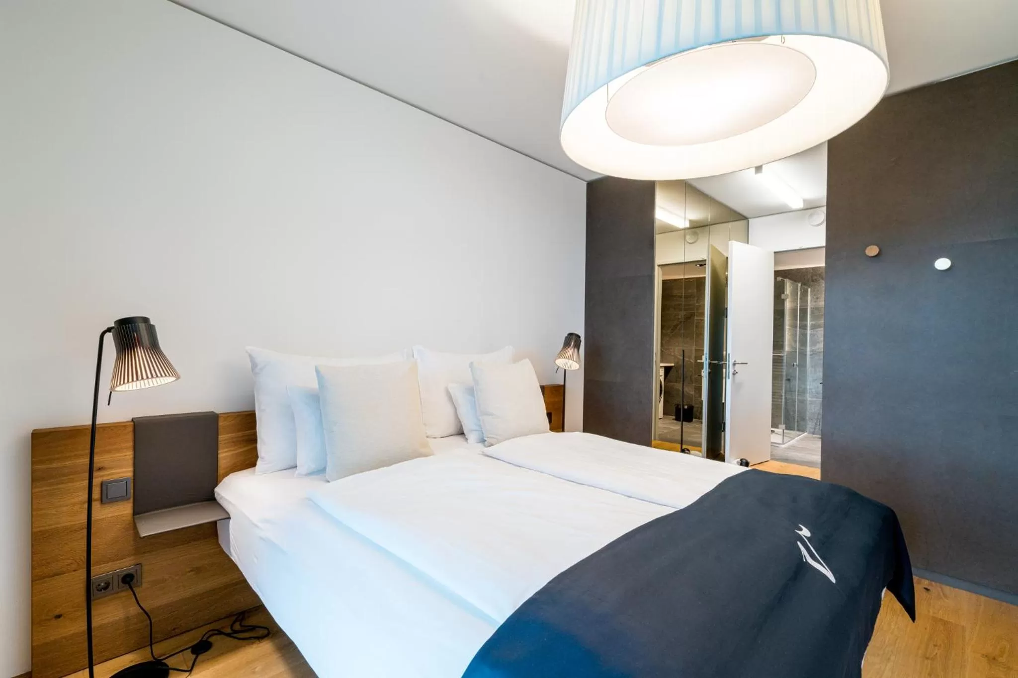 Bed in Vienna Residence, Marina Tower - Danube