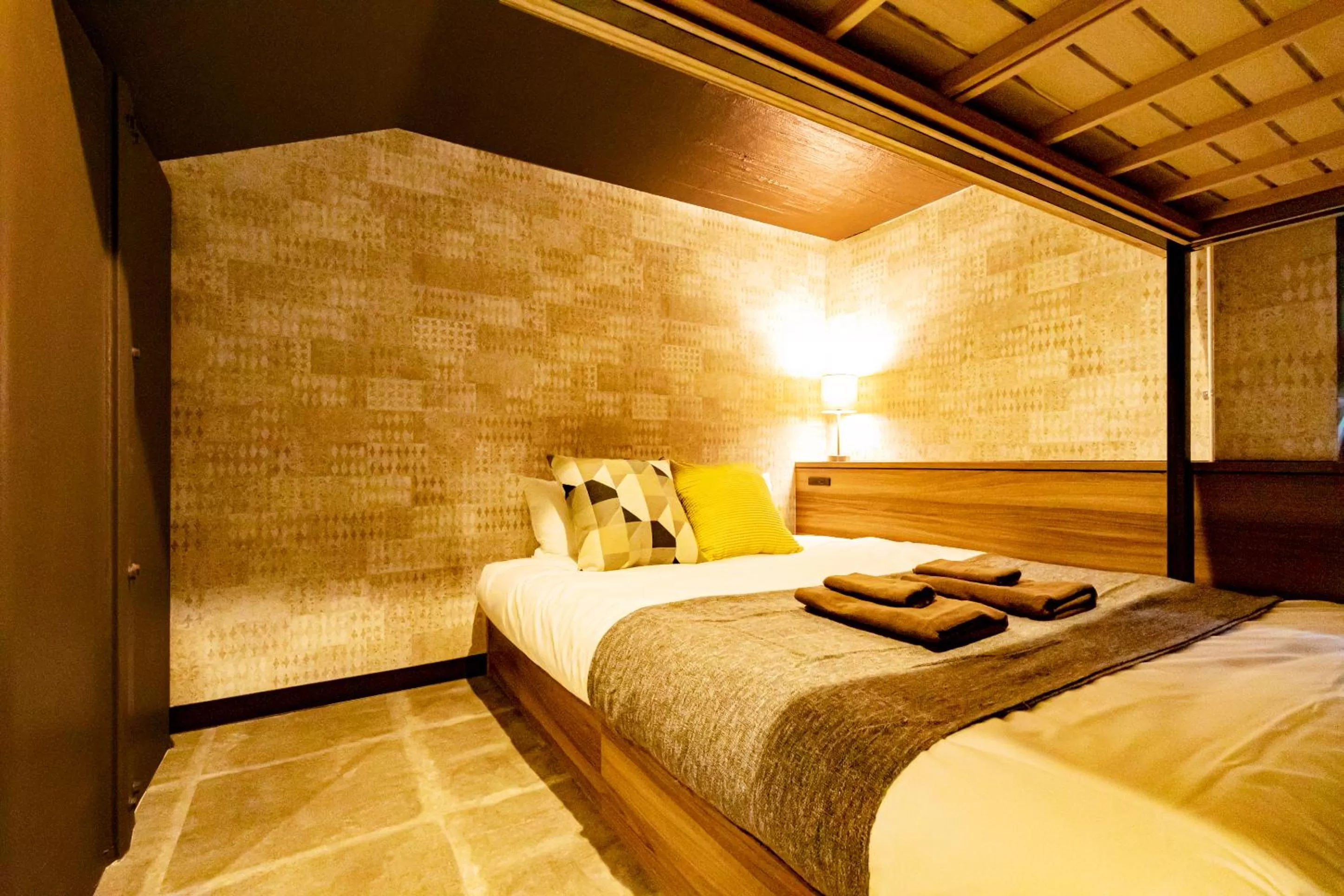 Bed in UNDER RAILWAY HOTEL AKIHABARA