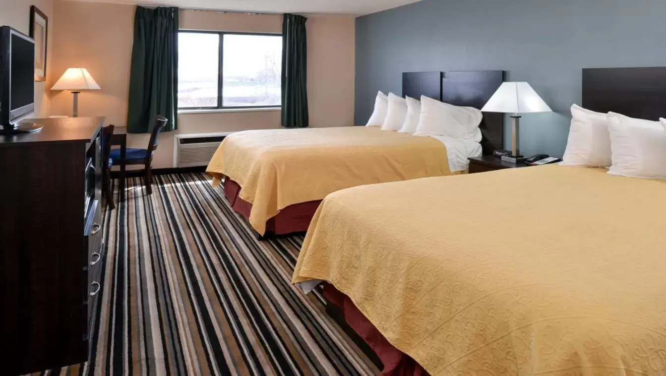 Queen Room with Two Queen Beds, Mobility Access Room and Roll-In-Shower, Non-Smoking in Wingate by Wyndham Beaver I-15 Queen Room with Two Queen Beds, Mobility Access Room and Roll-In-Shower, Non-Smoking in Wingate by Wyndham Beaver I-15