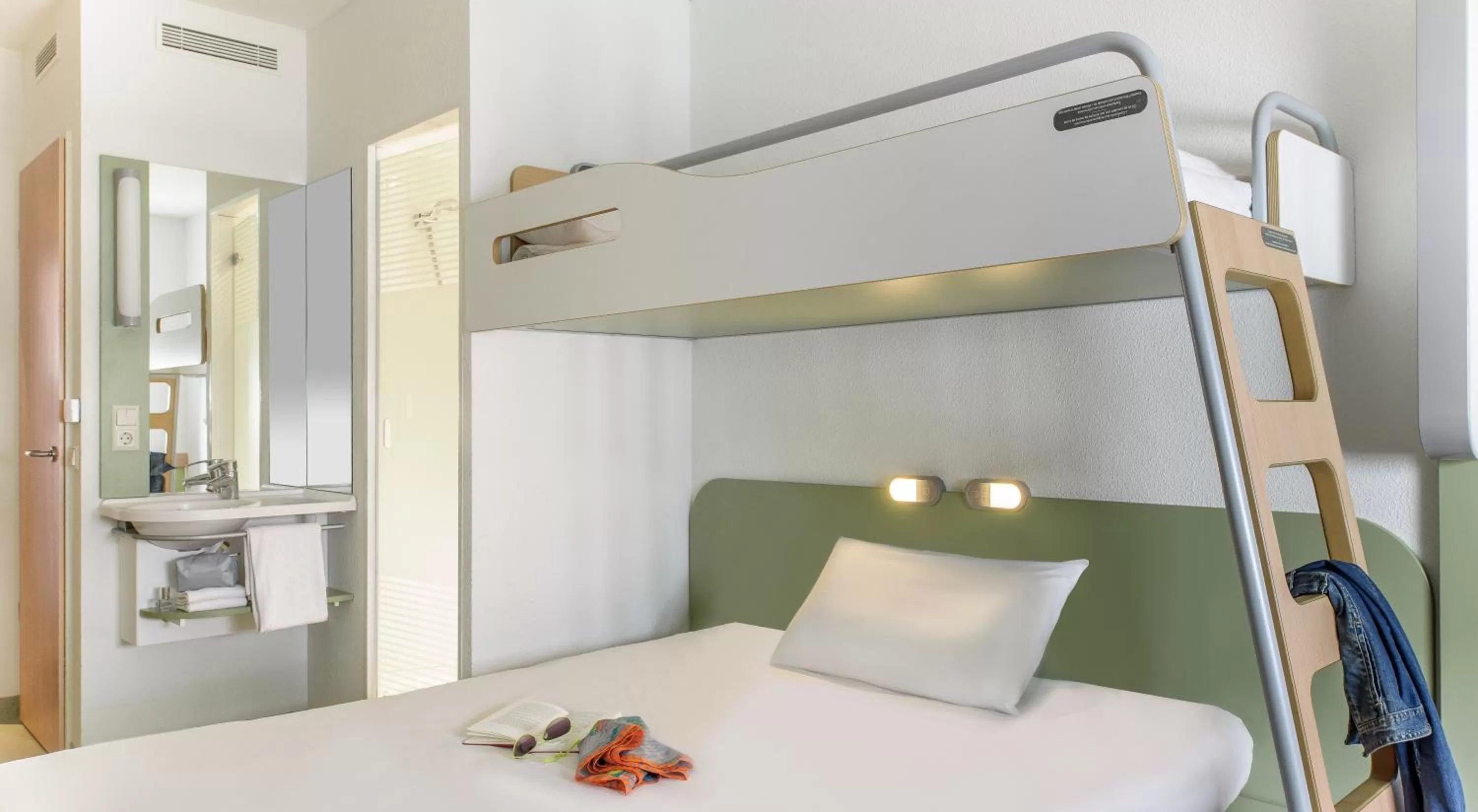 bunk bed, Bed in ibis budget Winterthur