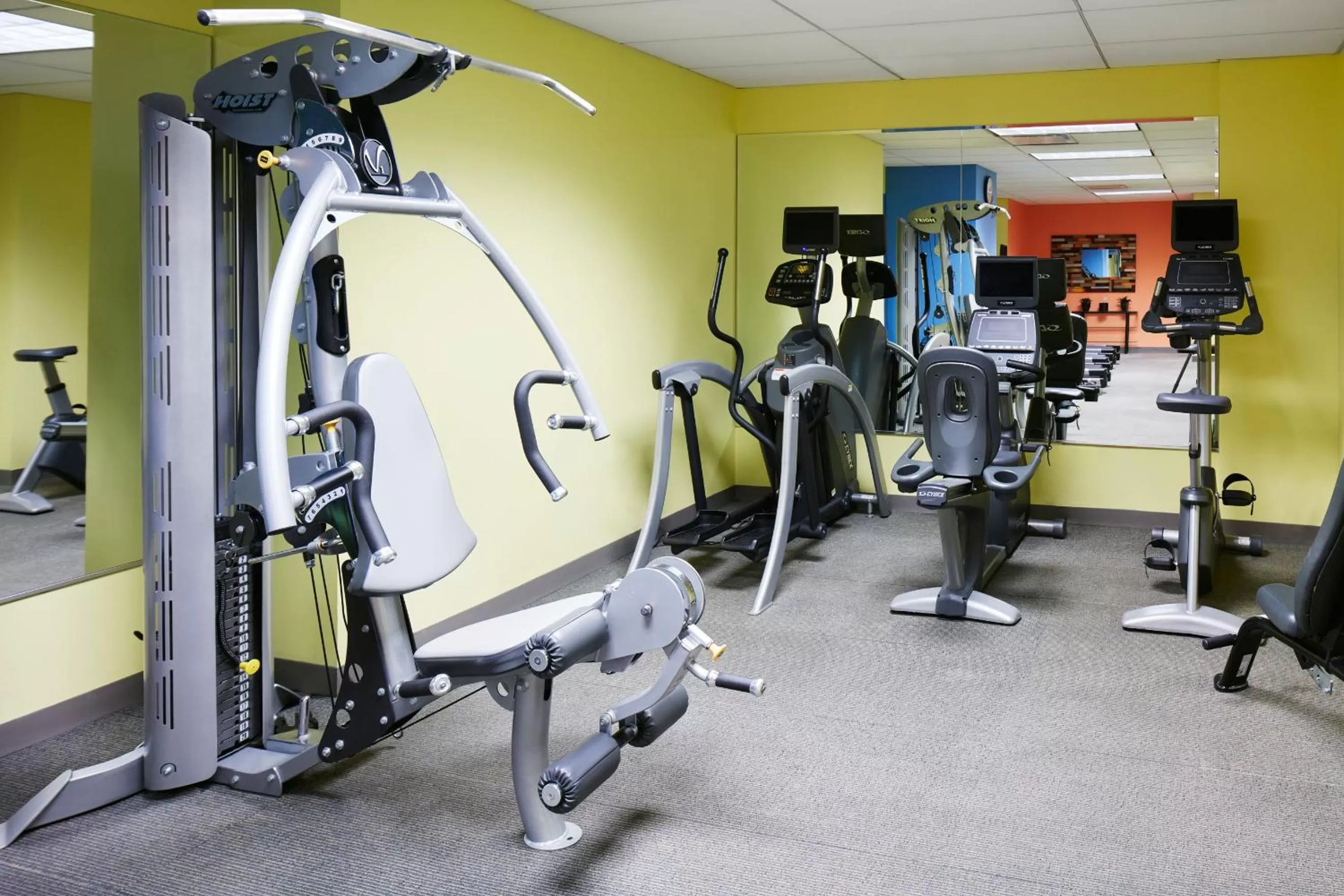 Fitness centre/facilities in World Center Hotel