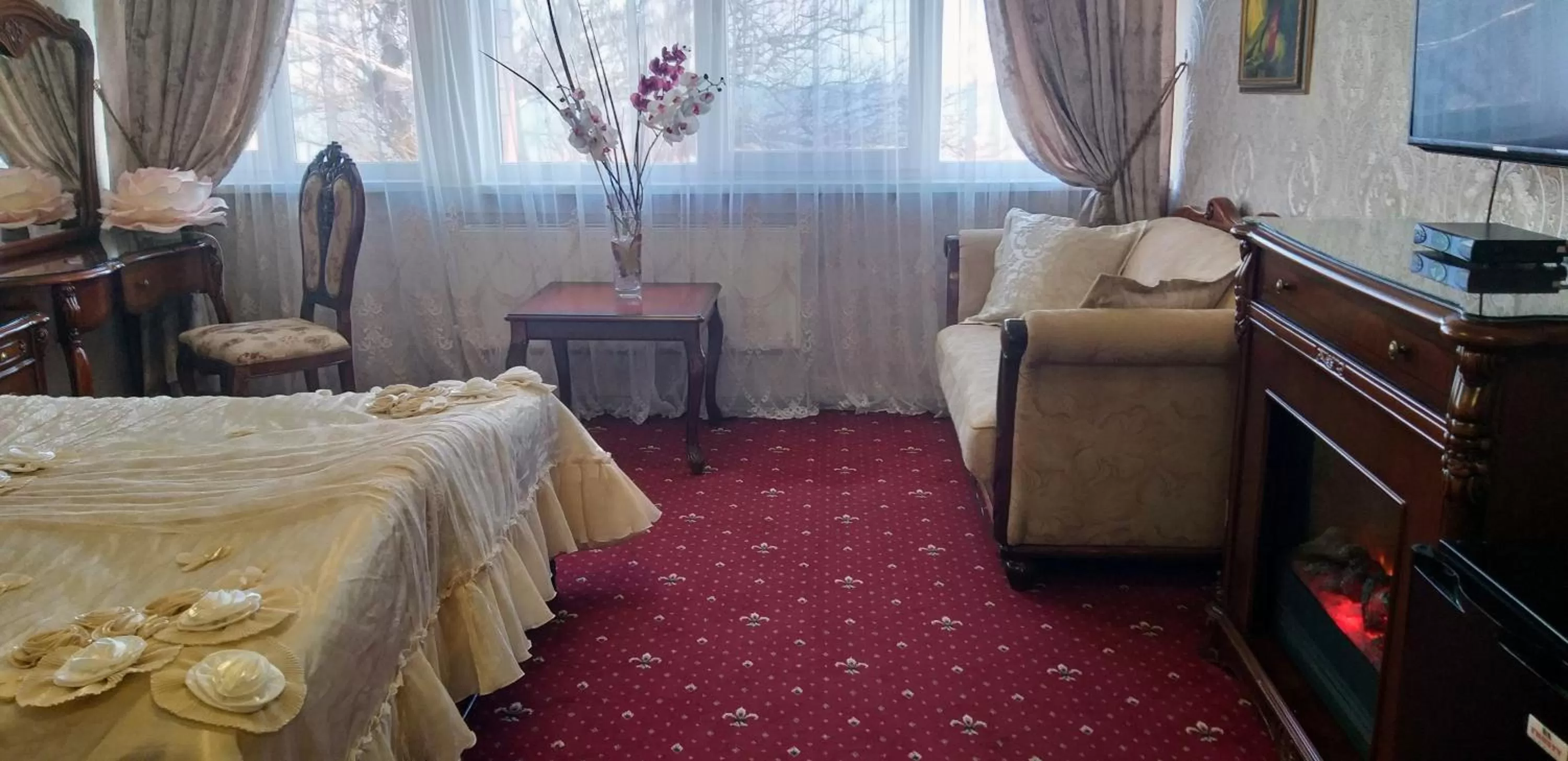 Photo of the whole room, Bathroom in Shalanda