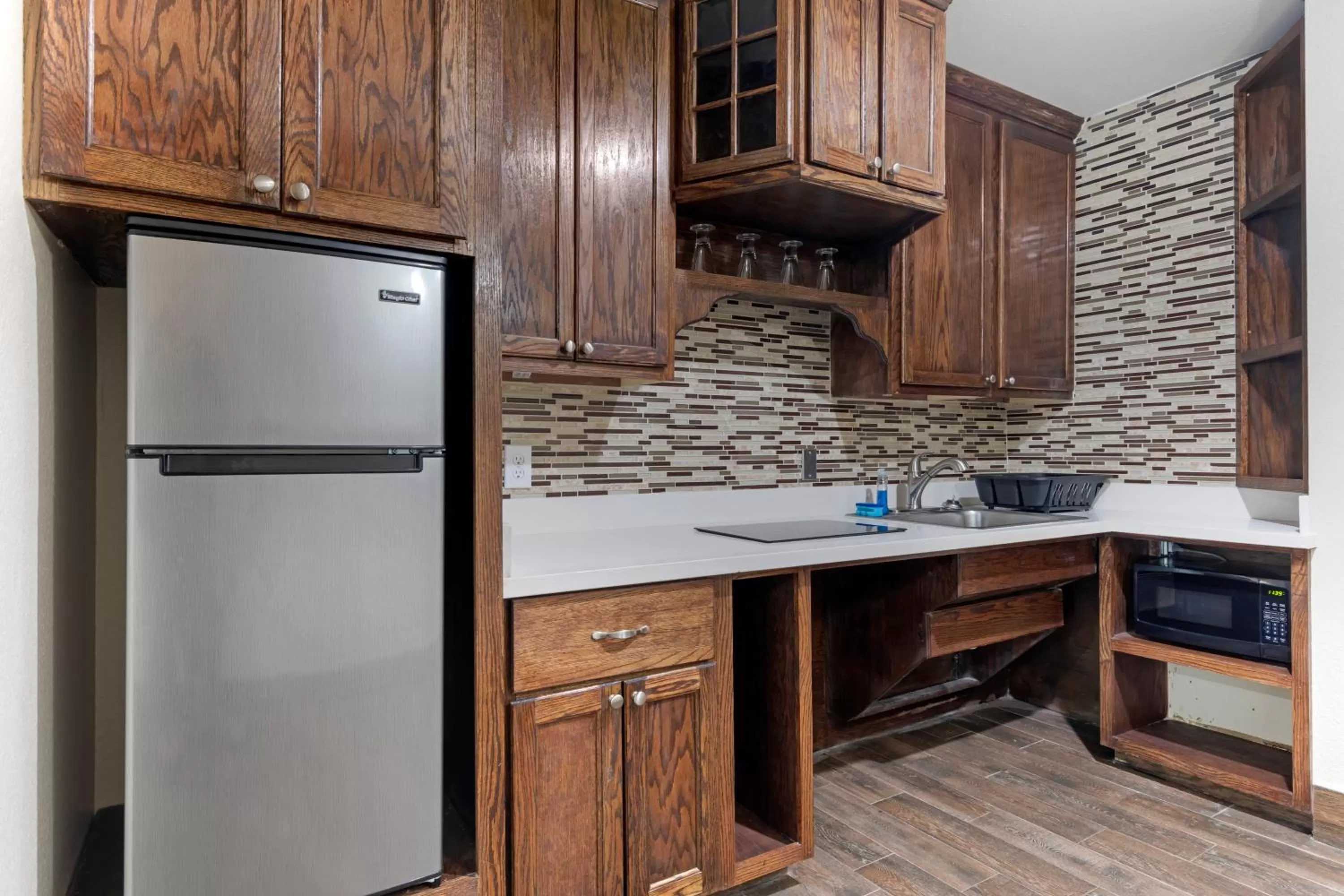 Kitchen or kitchenette in Comfort Suites West Monroe near Ike Hamilton Expo Center