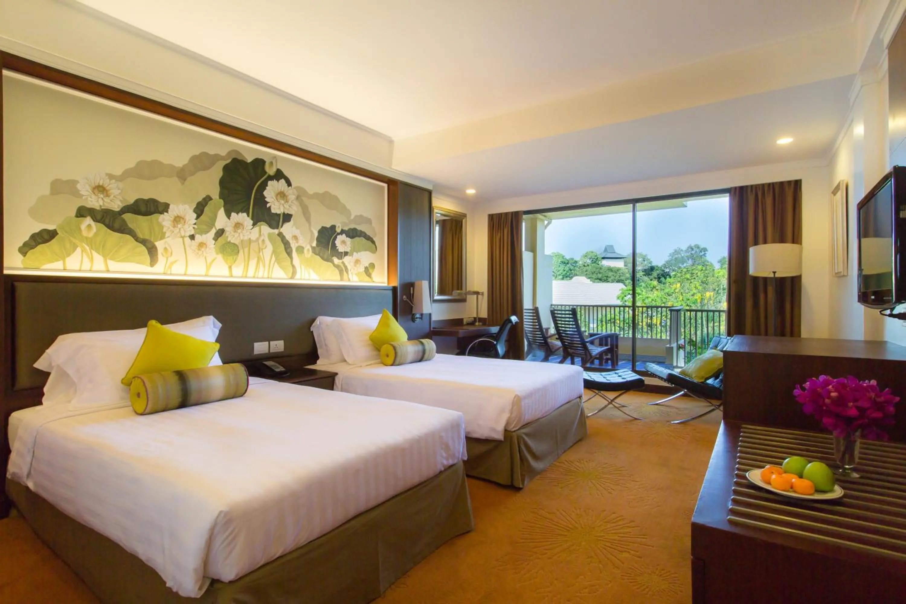 Photo of the whole room, Bed in Dusit Thani Pattaya