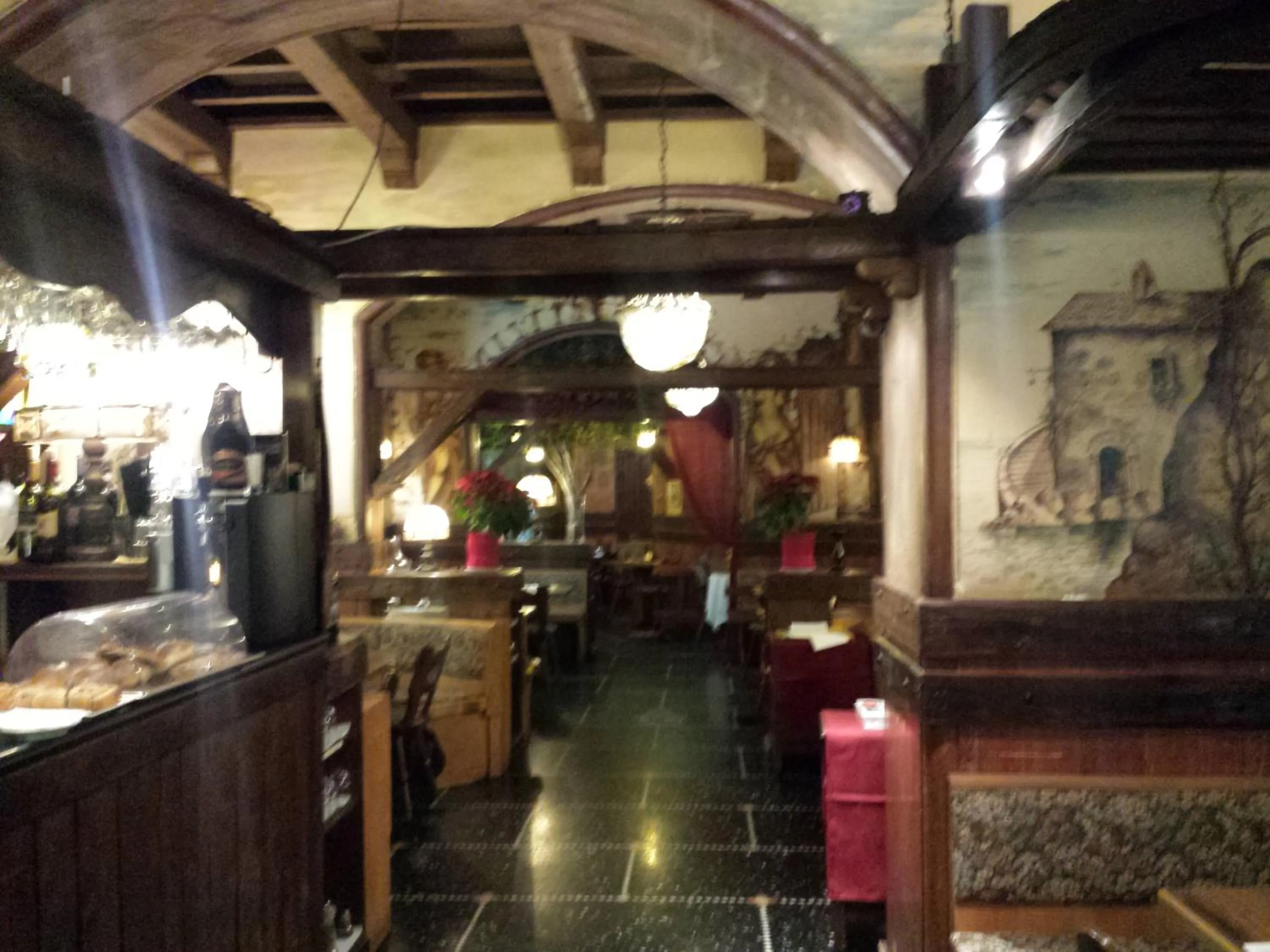 Restaurant/places to eat in In the Center Guesthouse