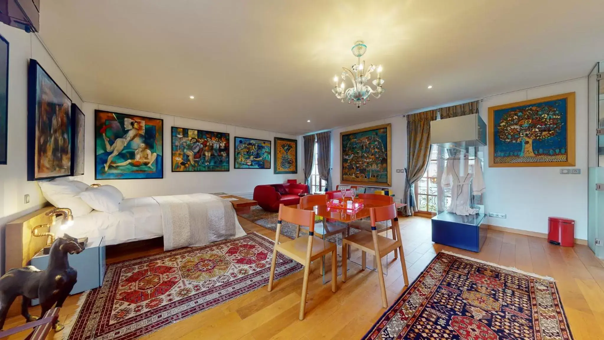 Superior Suite in Besharat Gallery & Museum Superior Suite in Besharat Gallery & Museum