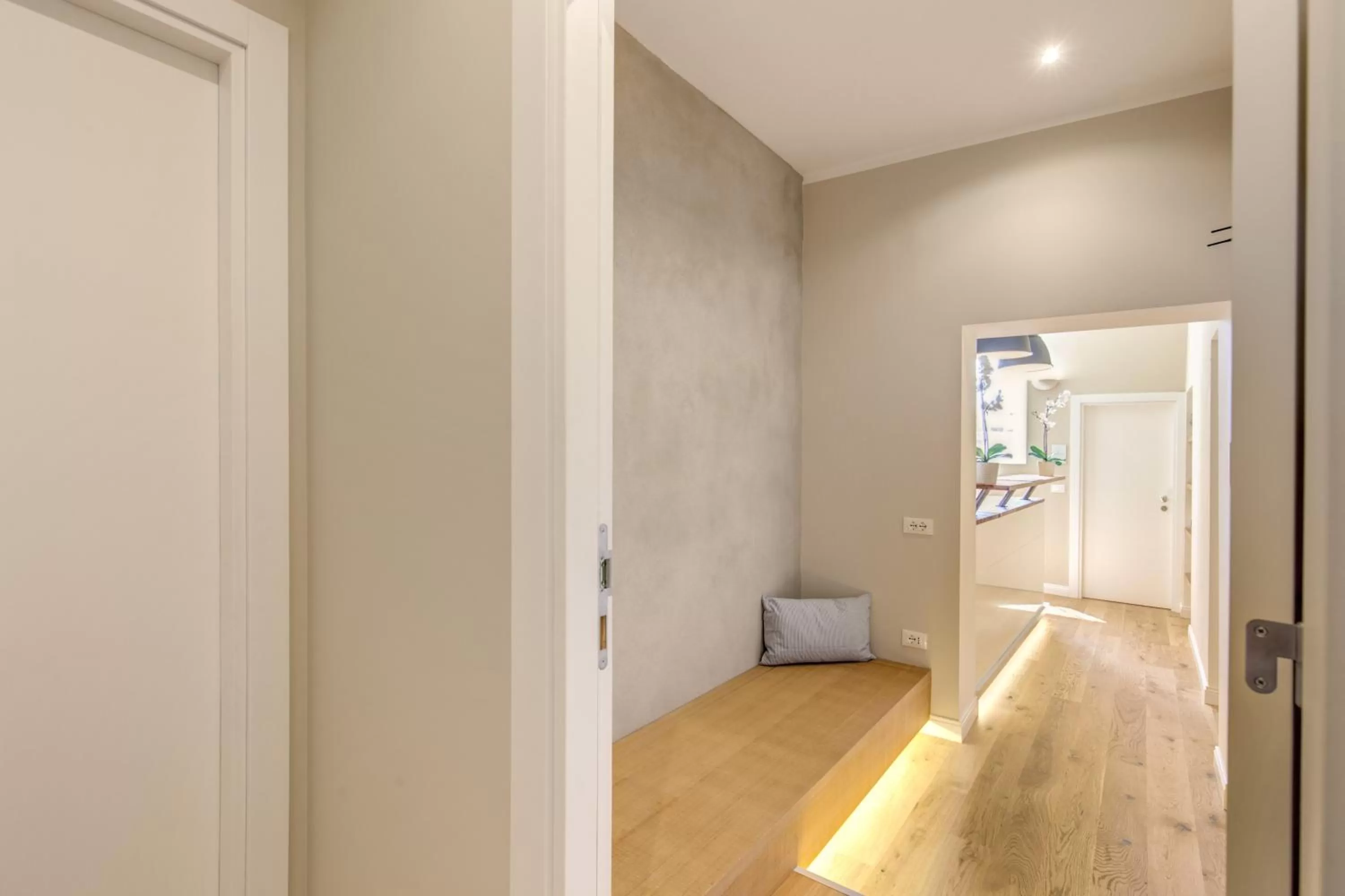 Communal lounge/ TV room in The Spanish Suite Campo de' Fiori