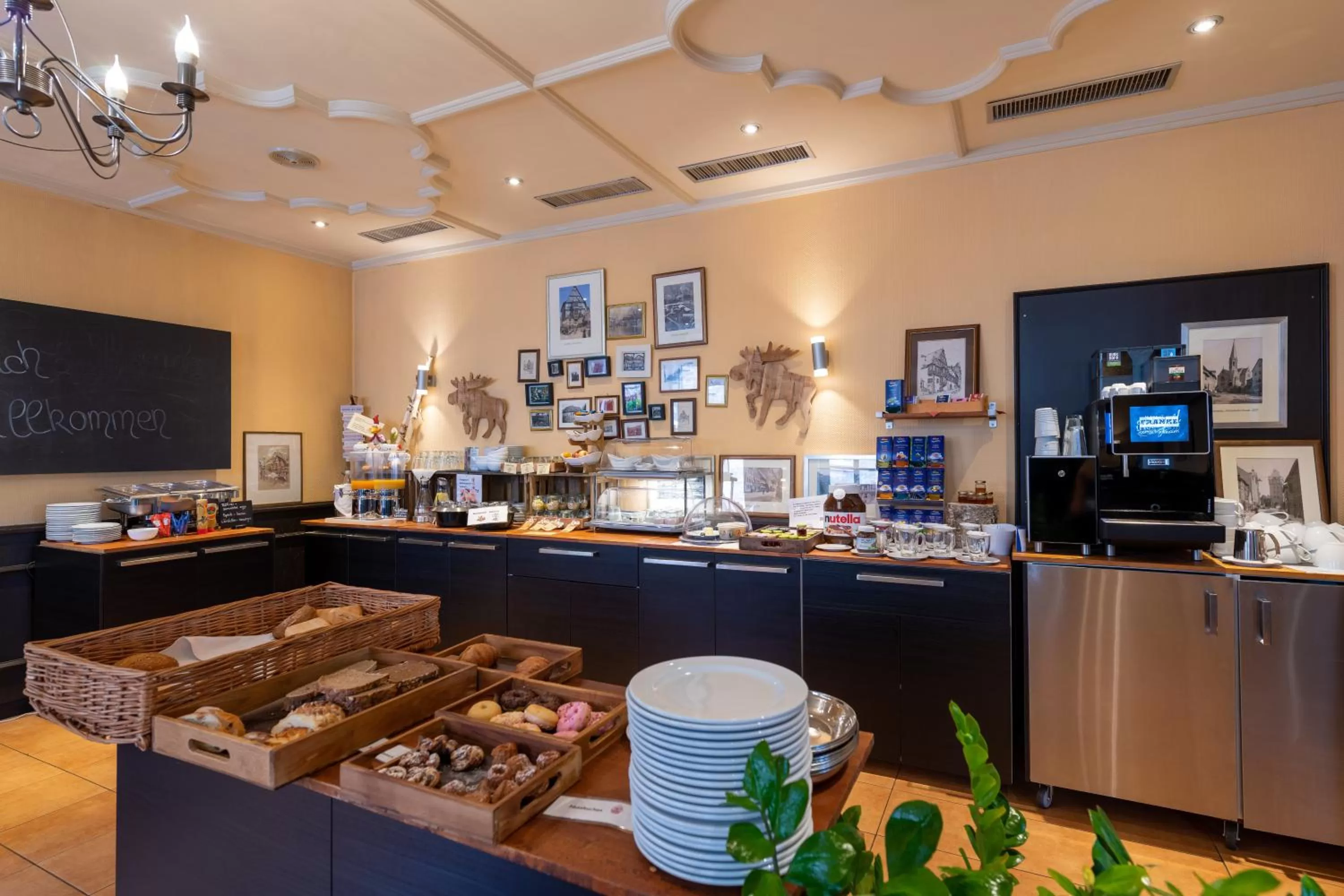 Buffet breakfast, Restaurant/Places to Eat in Flair Hotel Hopfengarten