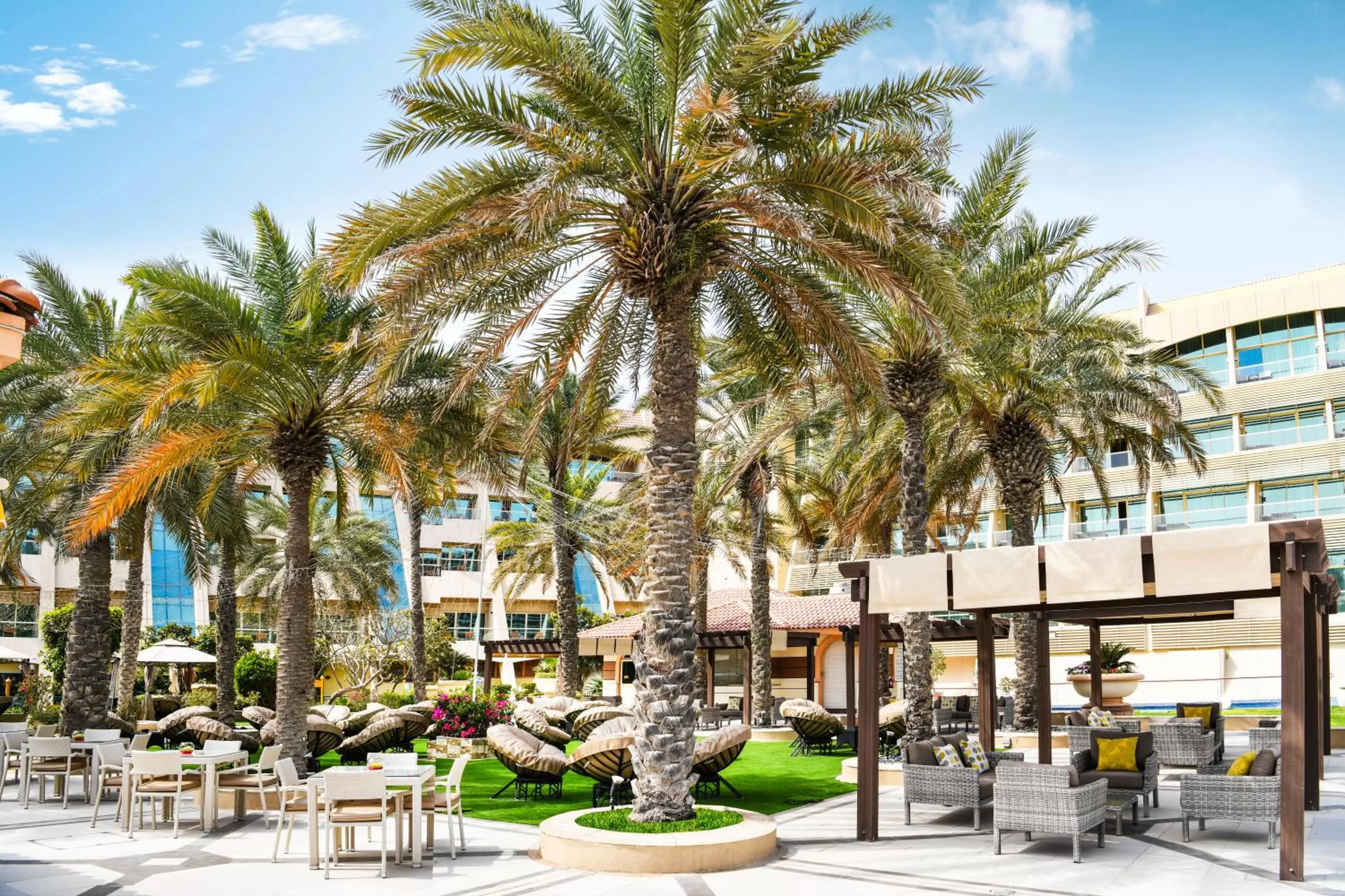 Restaurant/places to eat in Al Raha Beach Resort & Spa