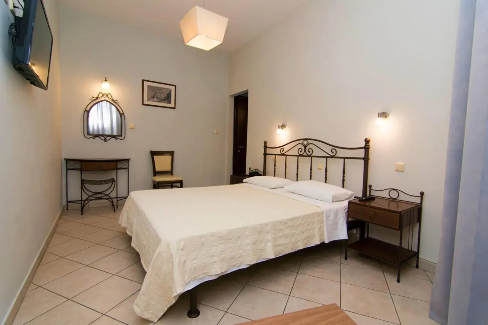 Economy Double Room in San Nectarios Economy Double Room in San Nectarios