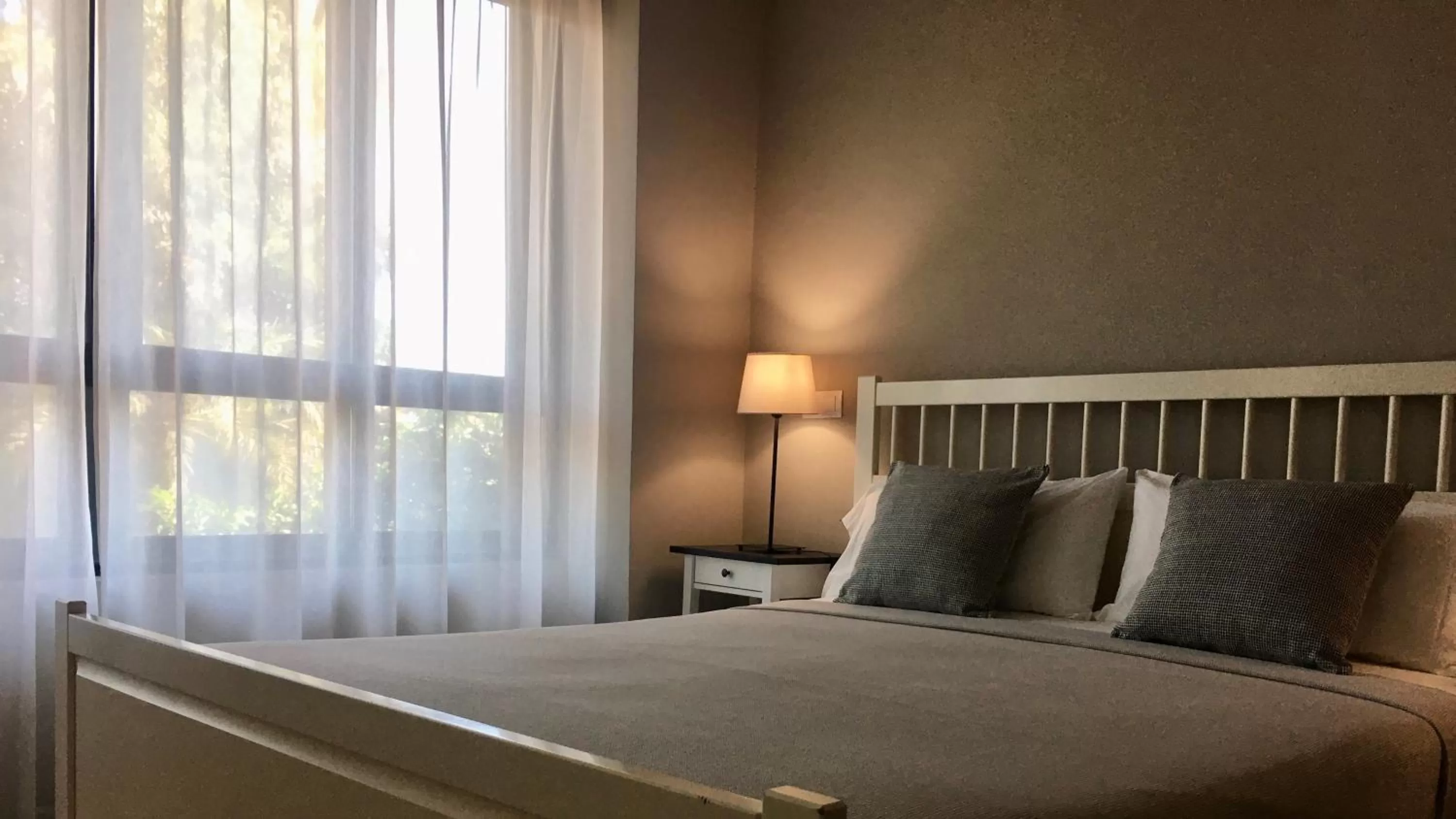 Property building, Bed in MD Modern Hotel - Jardines