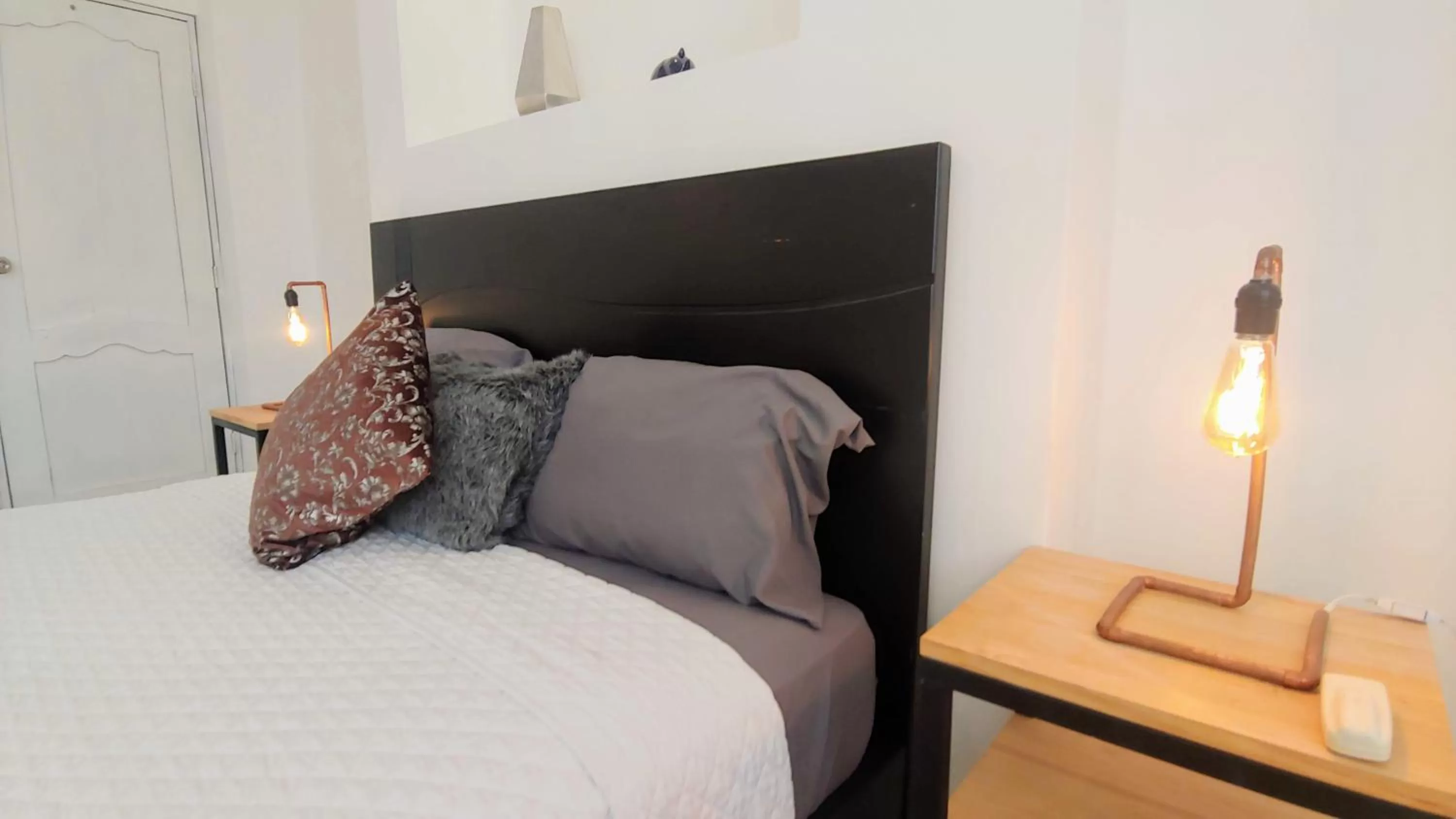 Bed in Pepe's House Guayaquil I Self Check-In MicroHotel