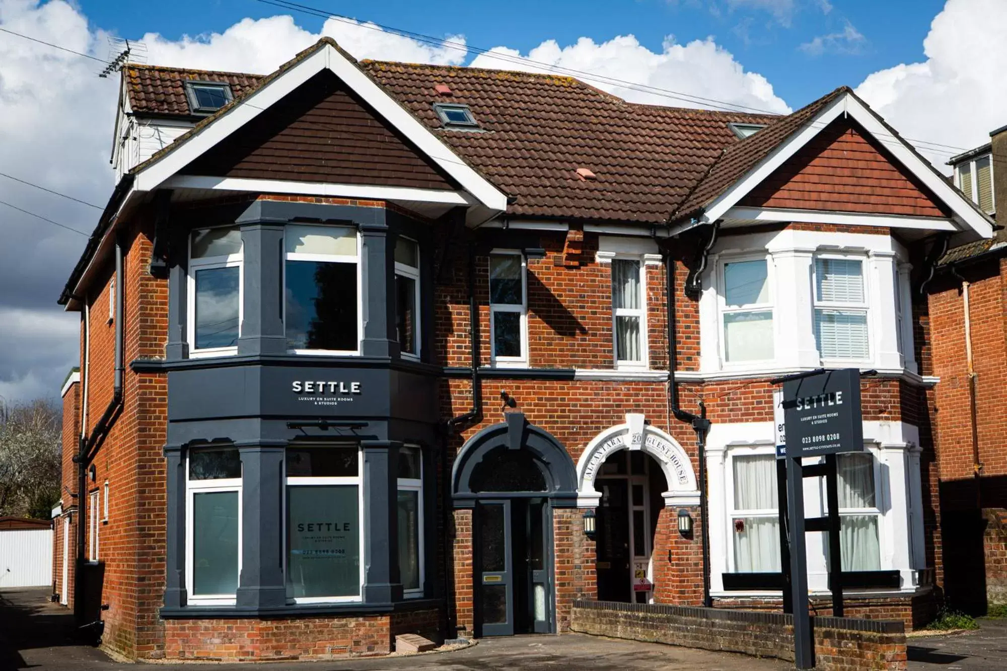 Two-Bedroom Apartment in Settle in Southampton Two-Bedroom Apartment in Settle in Southampton