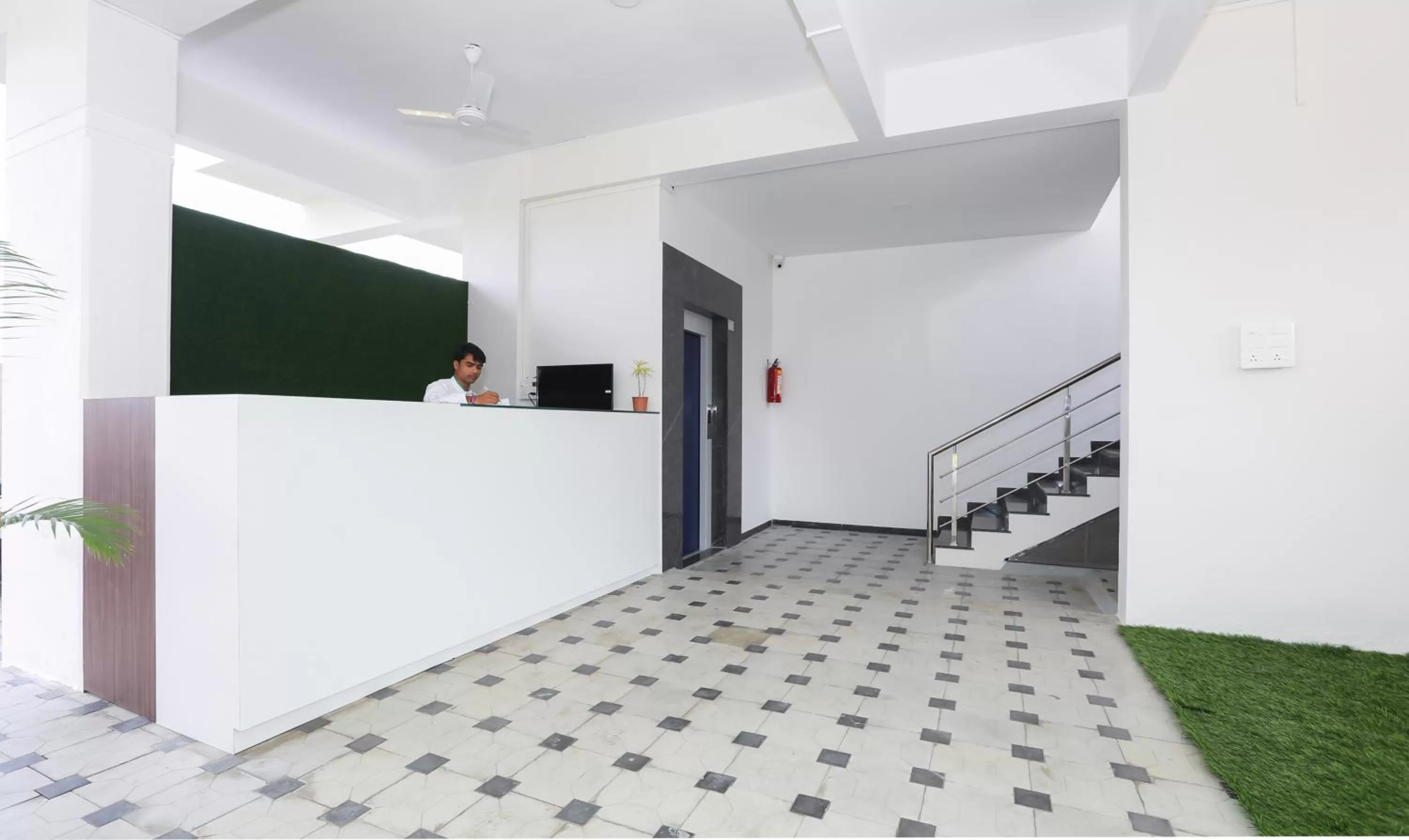 Lobby or reception in Treebo Sapphire Studio