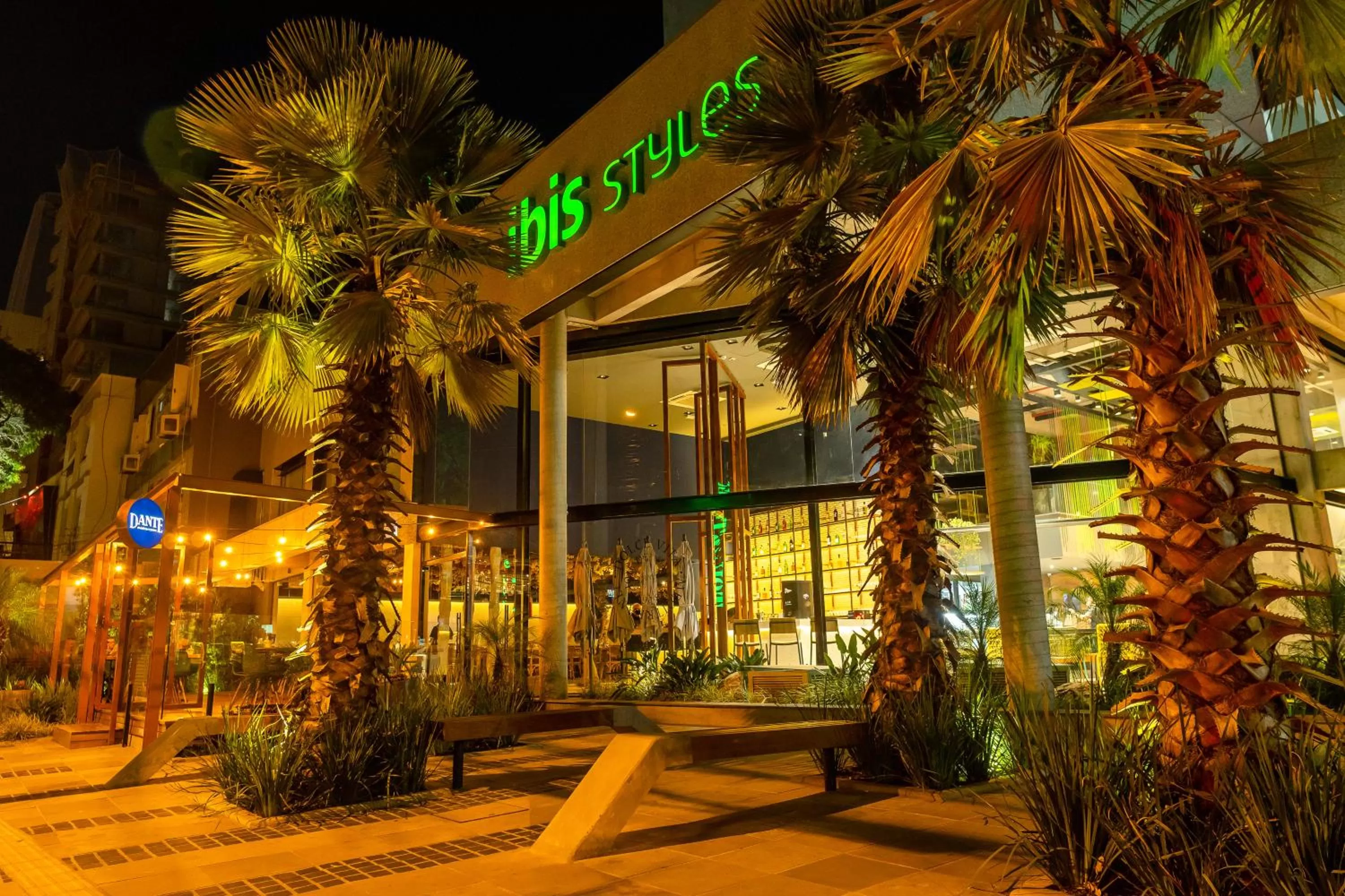 Facade/entrance in ibis Styles Porto Alegre Moinhos de Vento