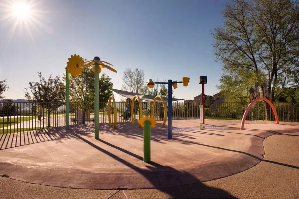 Swimming pool in Garden of the Gods Resort & Club