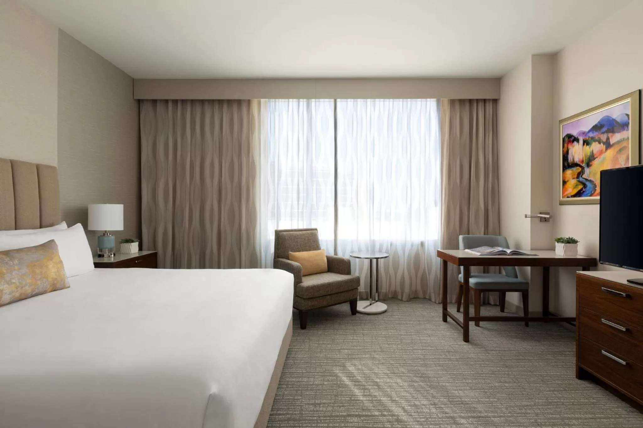 Photo of the whole room, Bed in InterContinental Houston by IHG