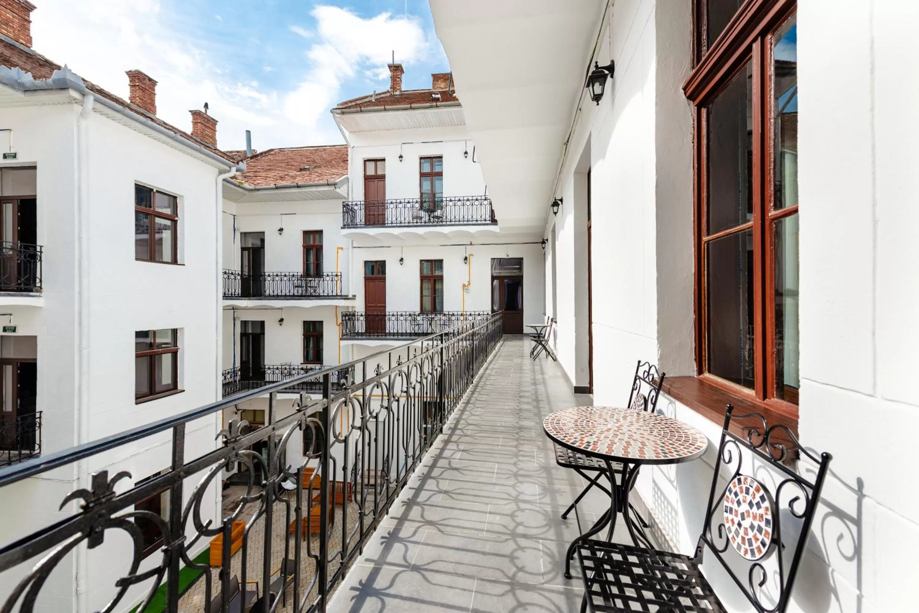 Inner courtyard view in Palace Bulevard Inn
