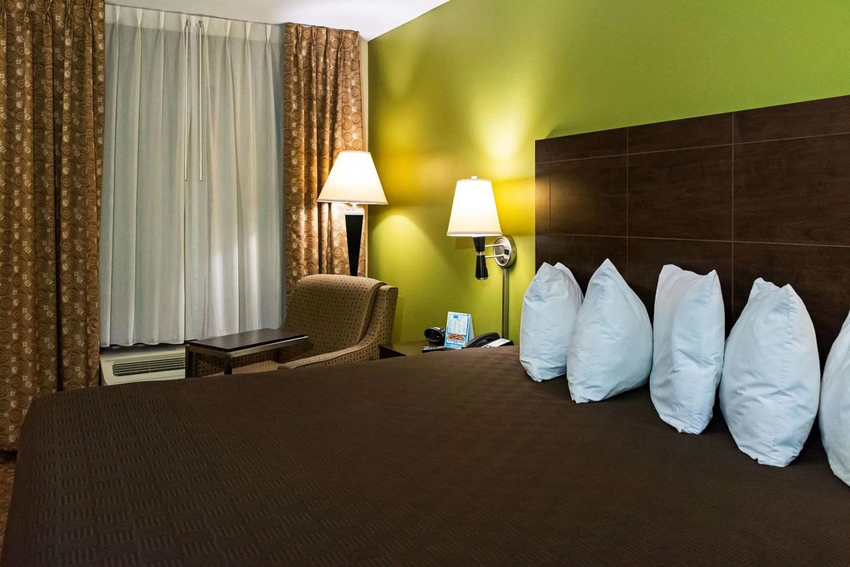 Photo of the whole room, Bed in Rodeway Inn & Suites Clarksville near Governors Square Mall