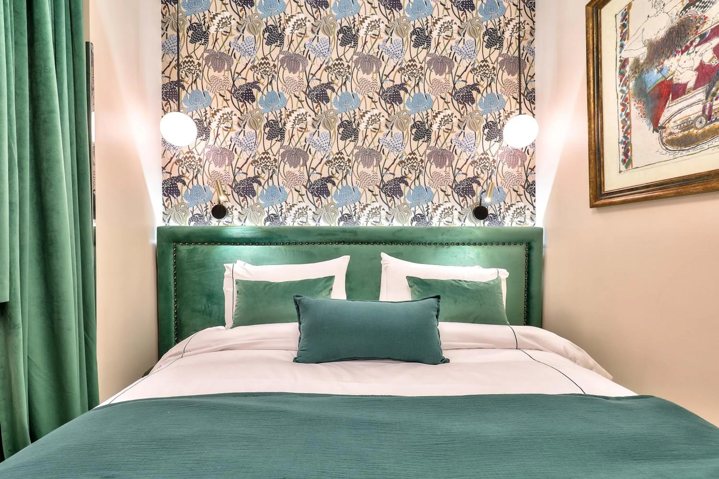 Bedroom, Bed in Hotel 33 Marbeuf