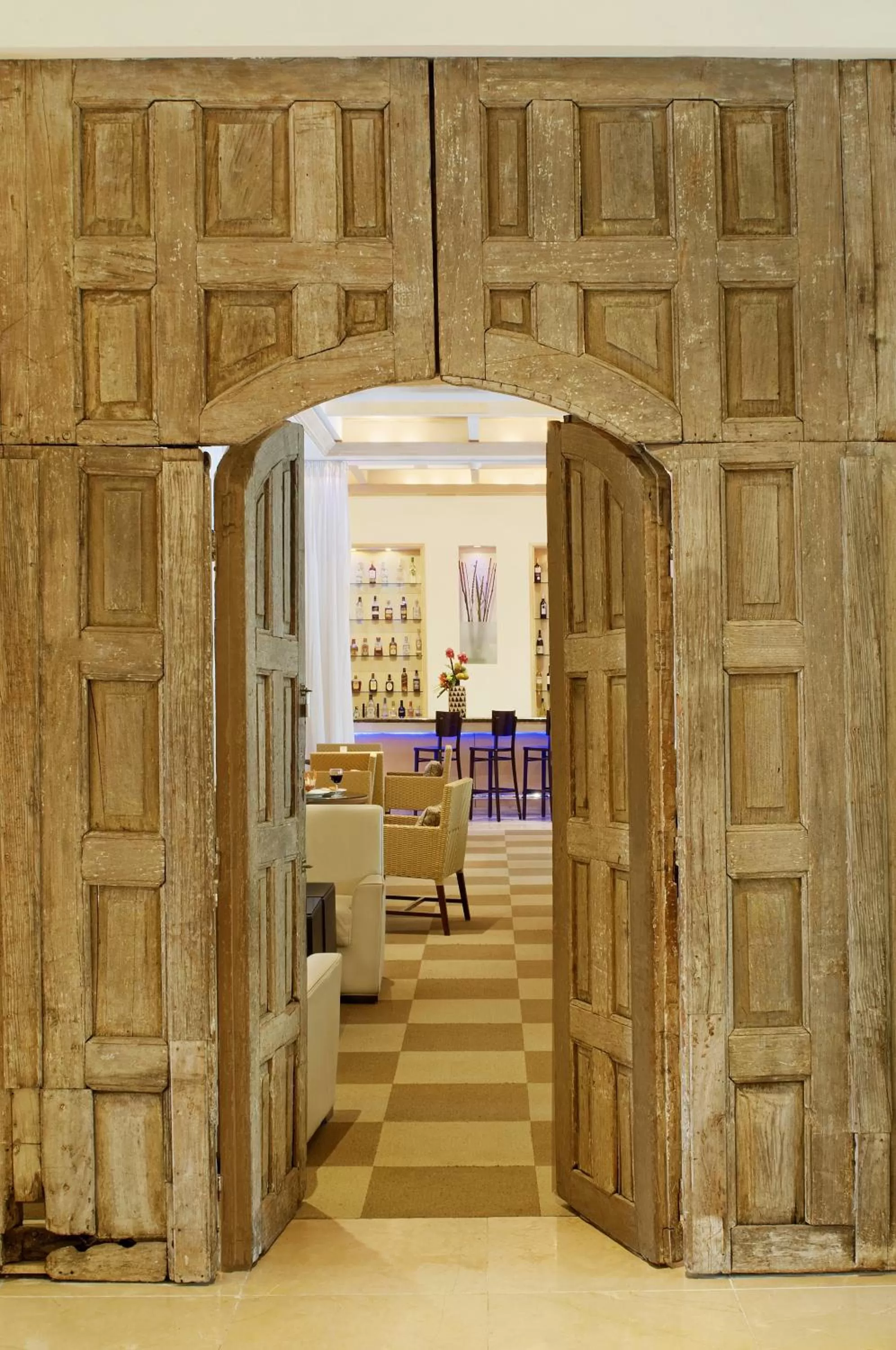 Lounge or bar in InterContinental Real San Pedro Sula by IHG