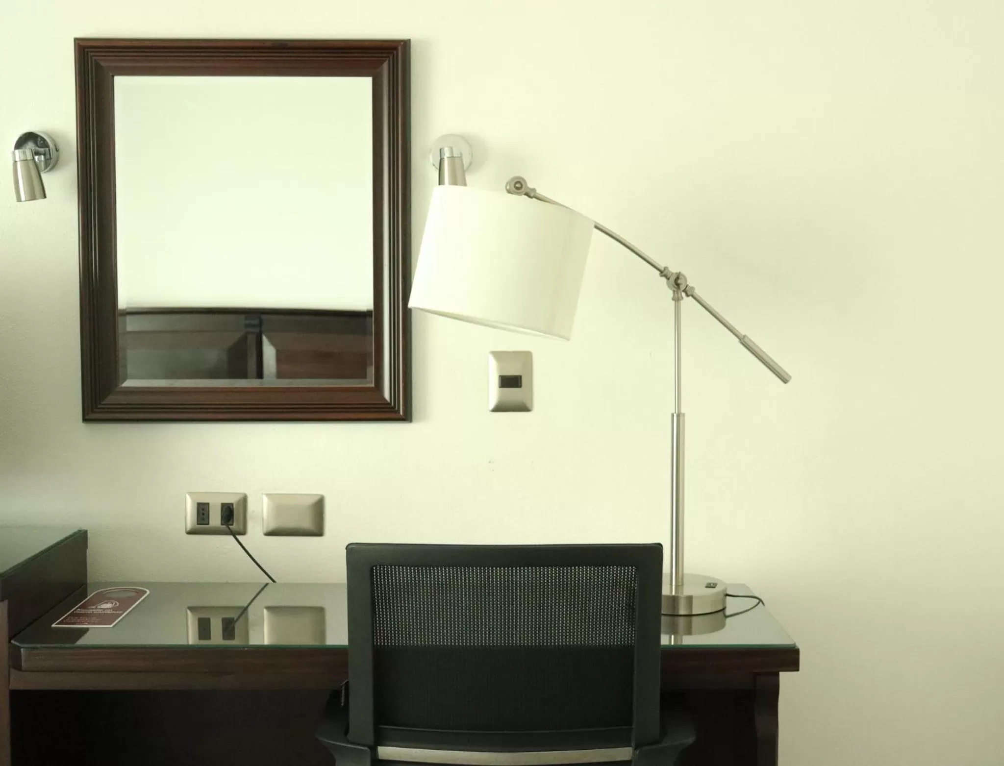 hair dresser, TV/Entertainment Center in Hotel Terrano Concepción