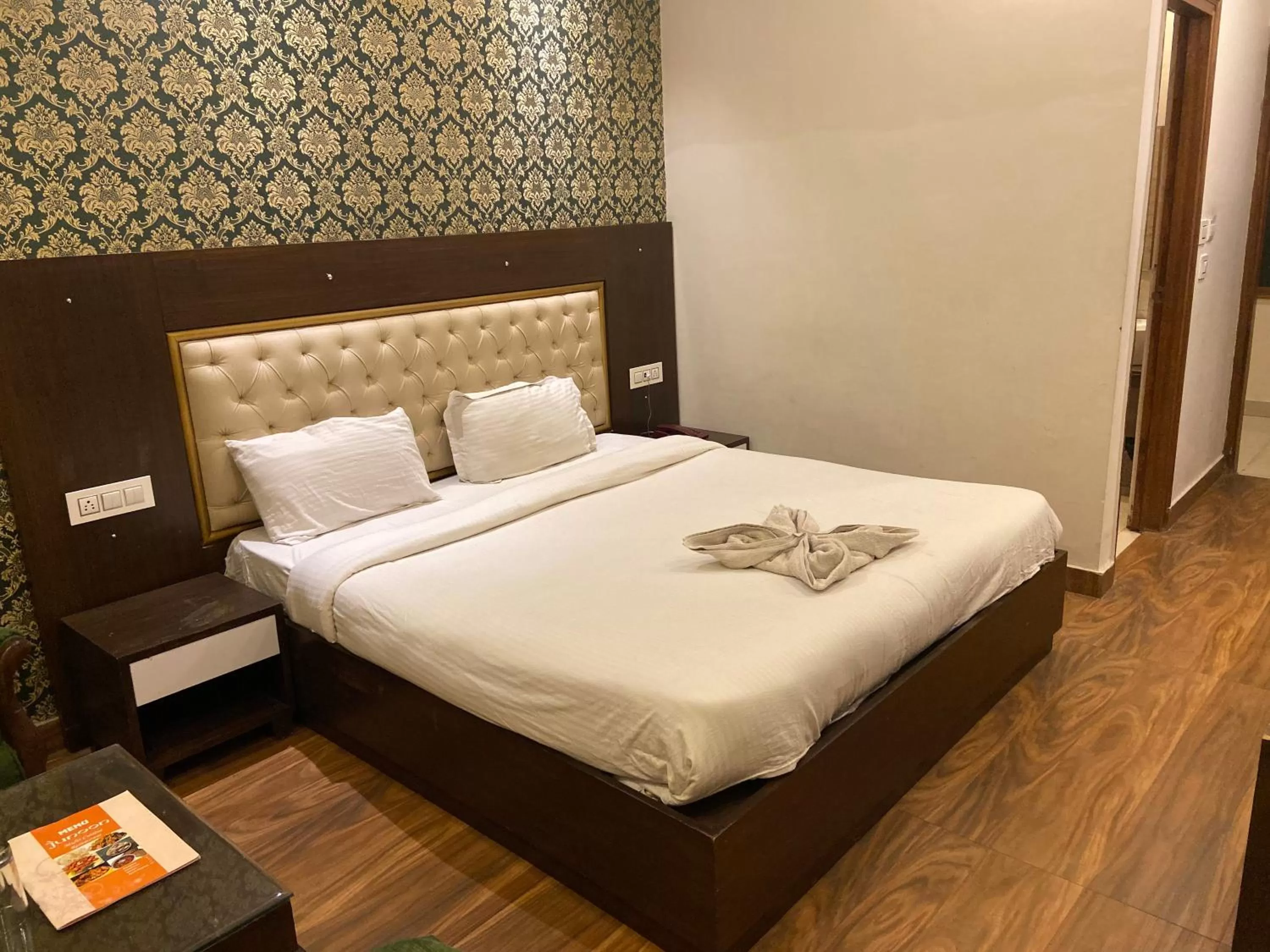 Bed in Hotel Ambika Resort Manali
