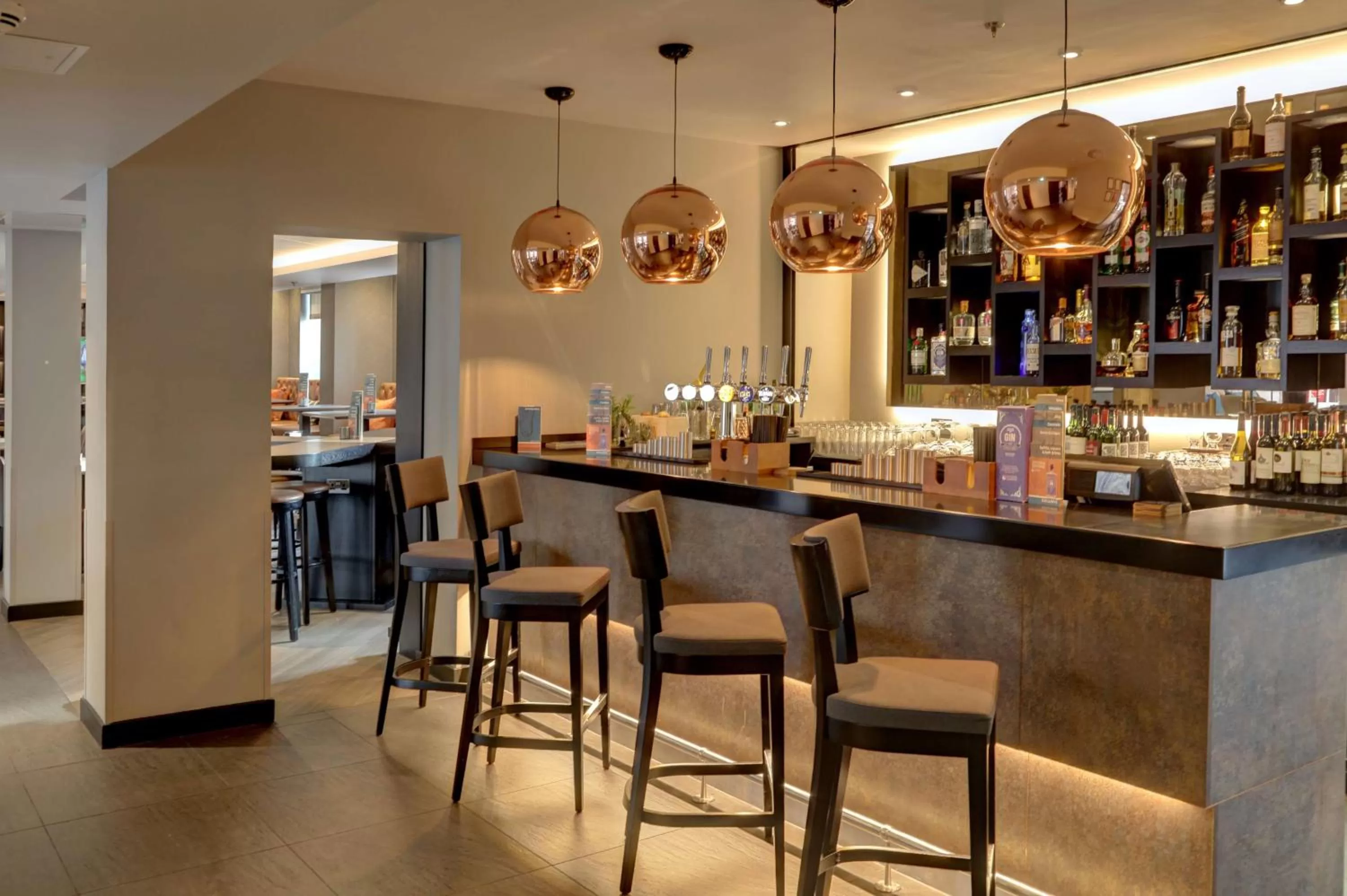 Restaurant/places to eat in Ten Hill Place