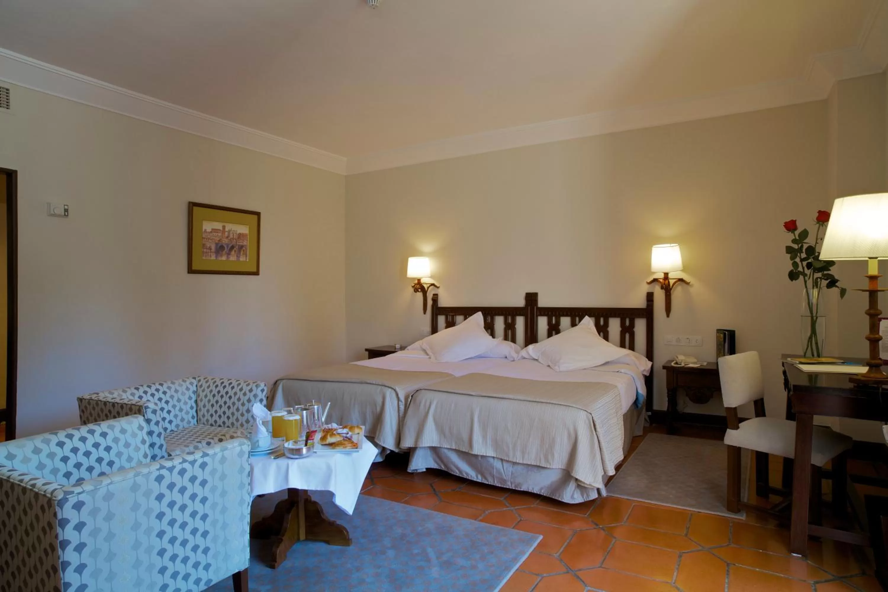 Photo of the whole room, Bed in Parador de Ávila