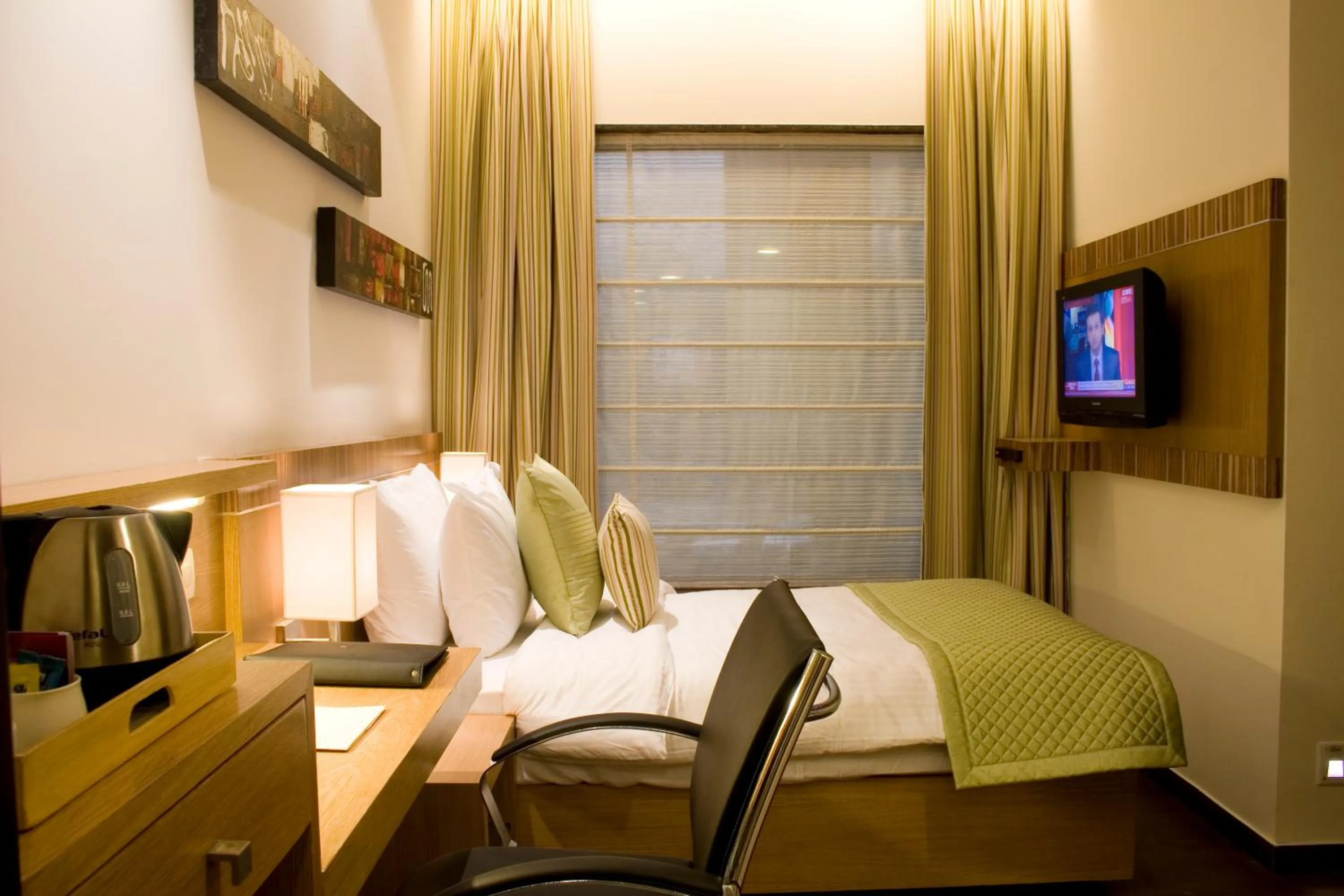 Bedroom, Bed in Shervani Nehru Place