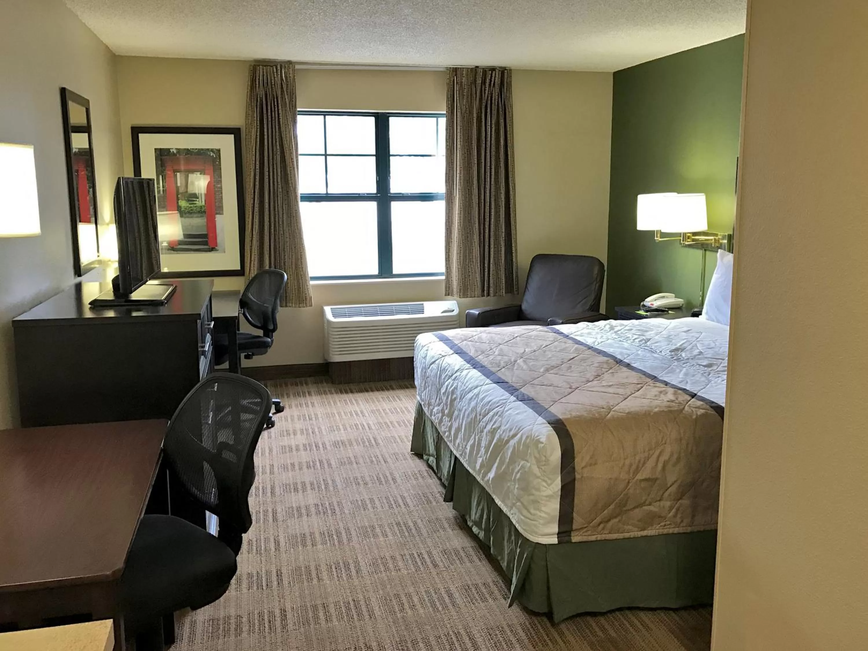 TV and multimedia, Bed in Extended Stay America Suites - Boise - Airport