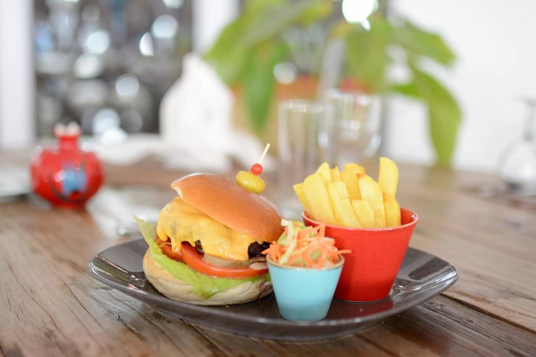 Restaurant/places to eat in Holiday Inn Istanbul City by IHG