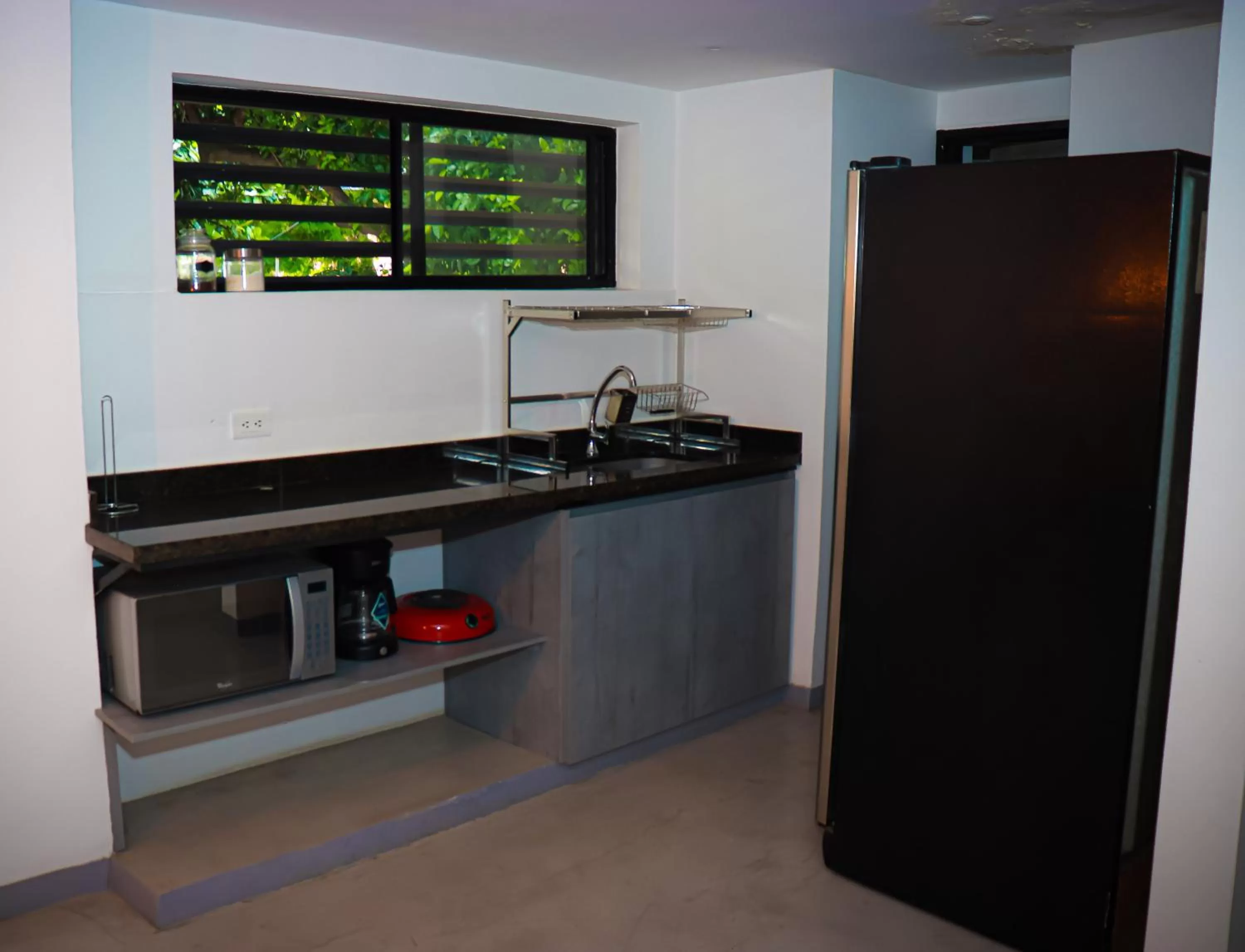 Kitchen/Kitchenette in Hotel 14-04