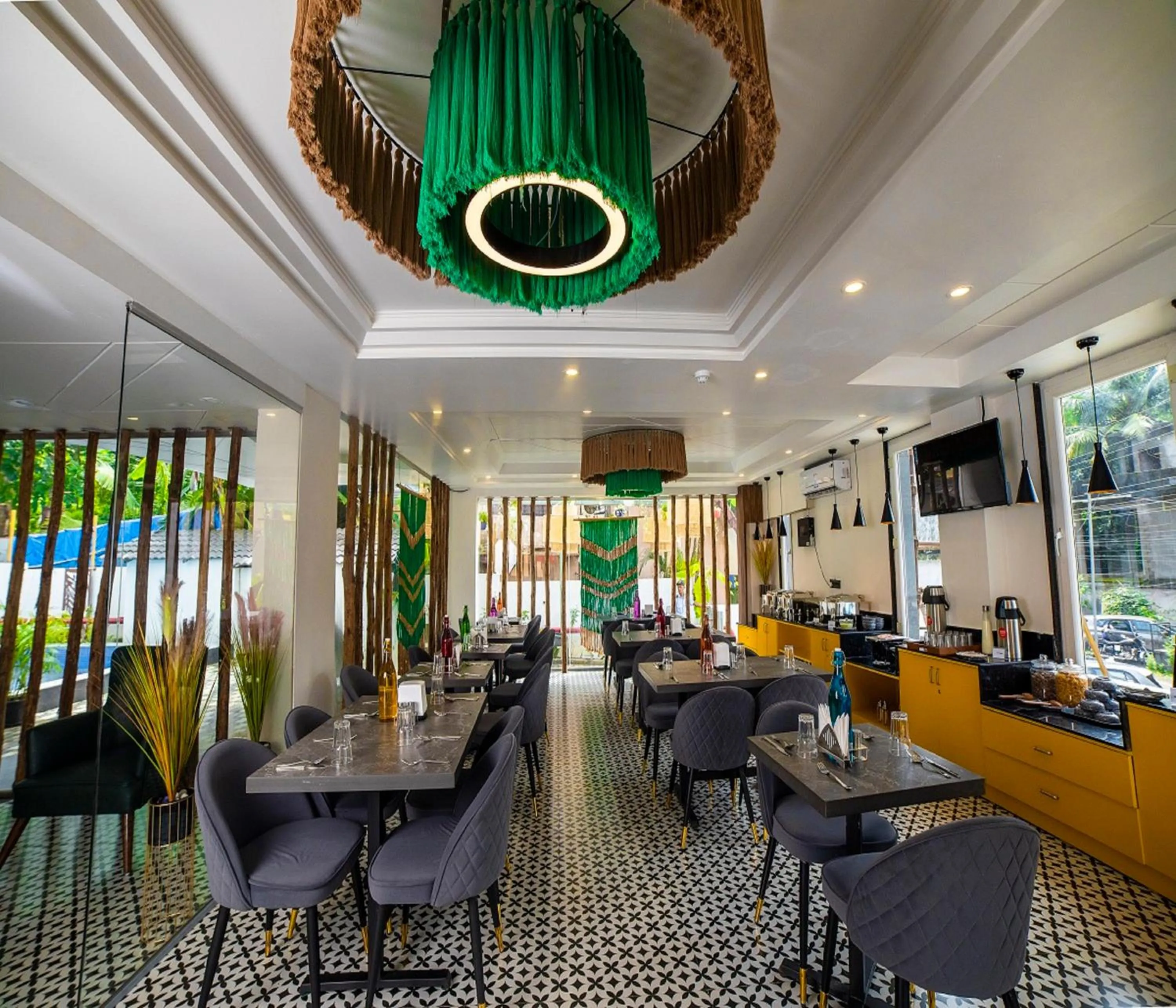 Restaurant/places to eat in HUE GUH The Porto Candolim