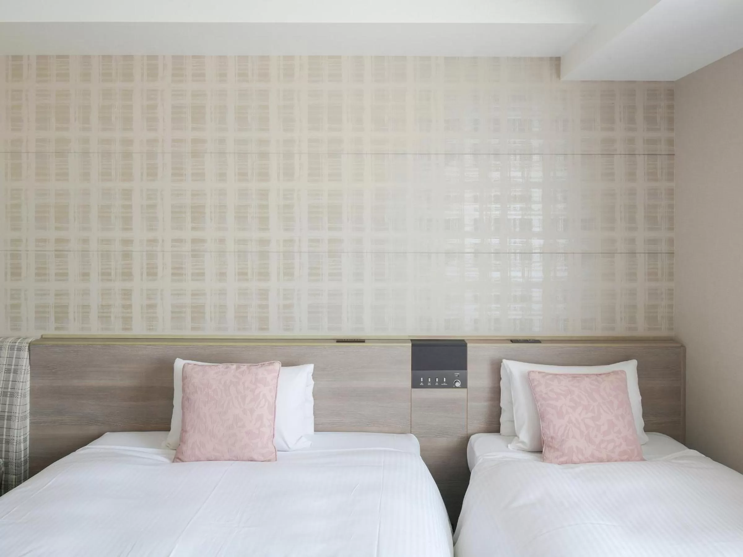 Bed in Vessel Inn Shigamoriyama Station