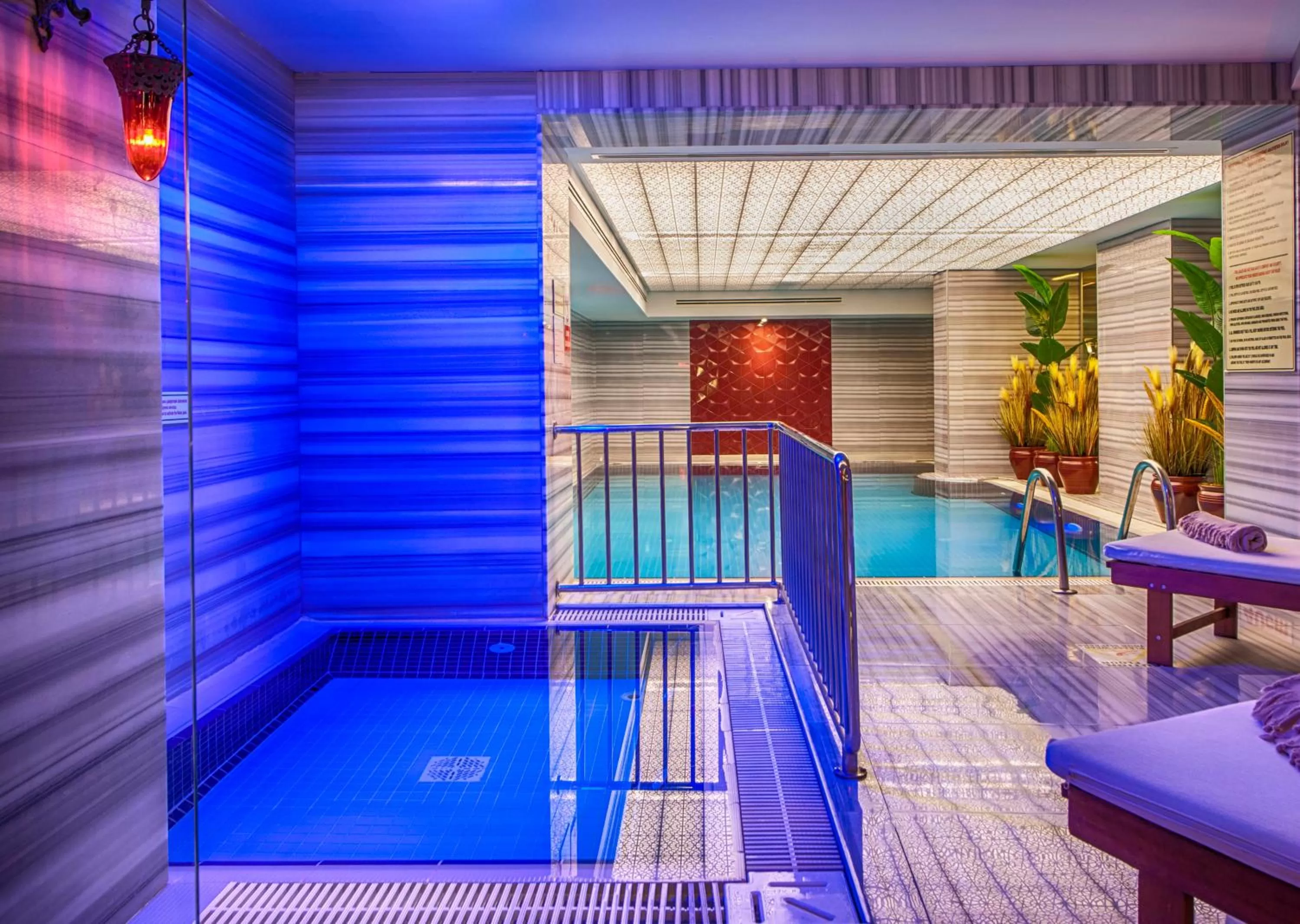 Swimming pool in Hotel Yasmak Sultan