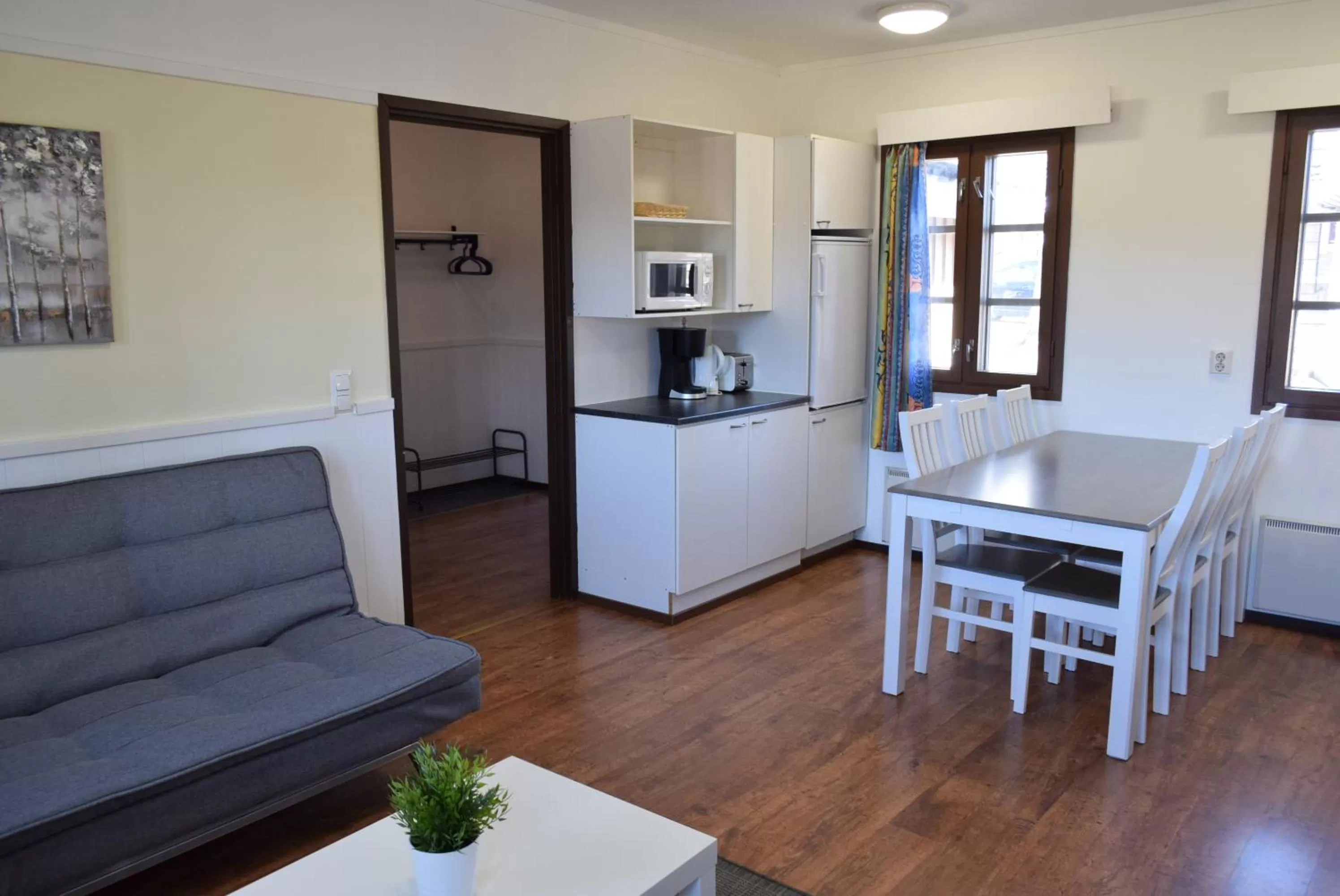 Photo of the whole room, Kitchen/Kitchenette in Visulahti Cottages