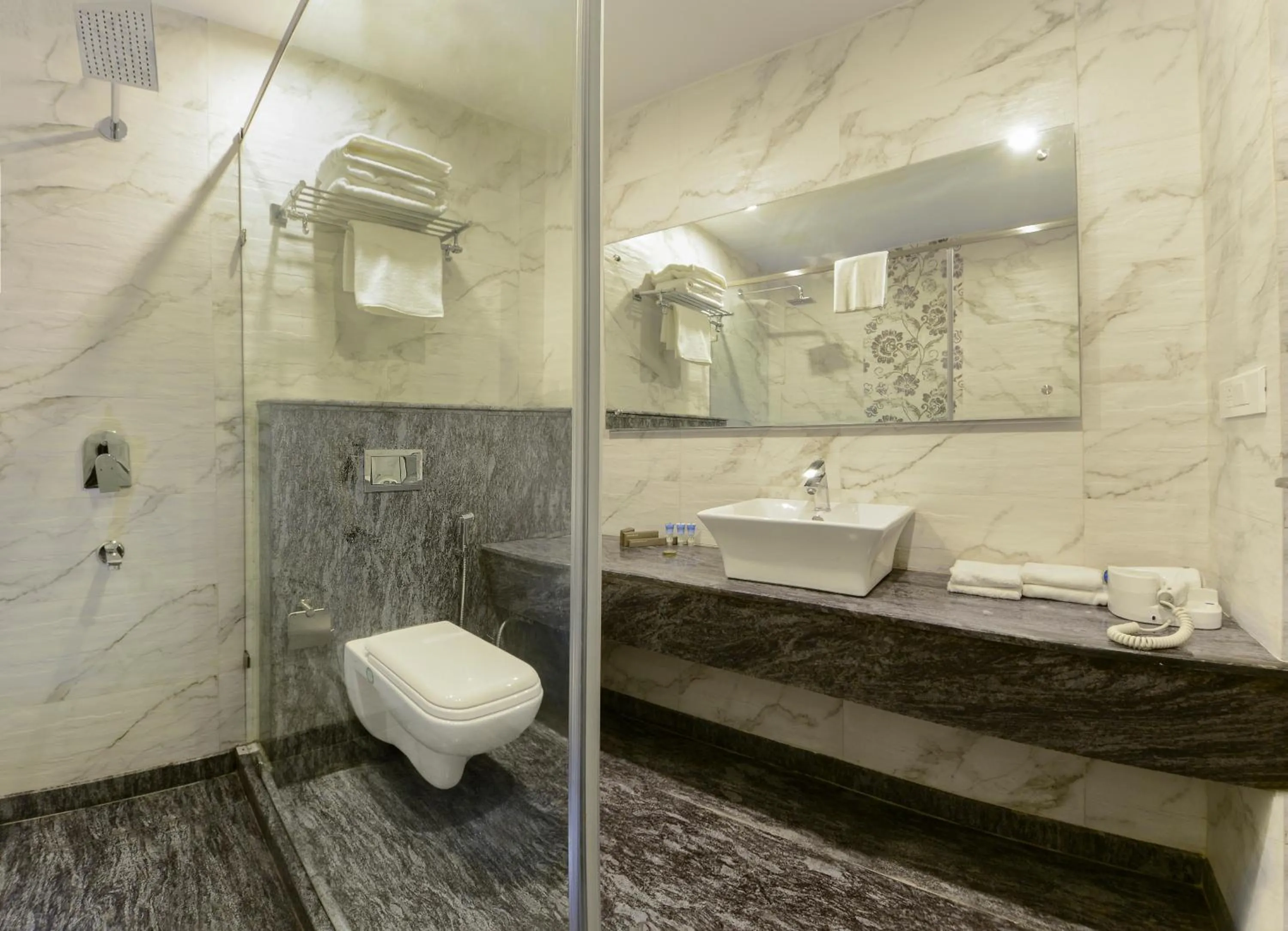 Bathroom in Hotel Alleviate