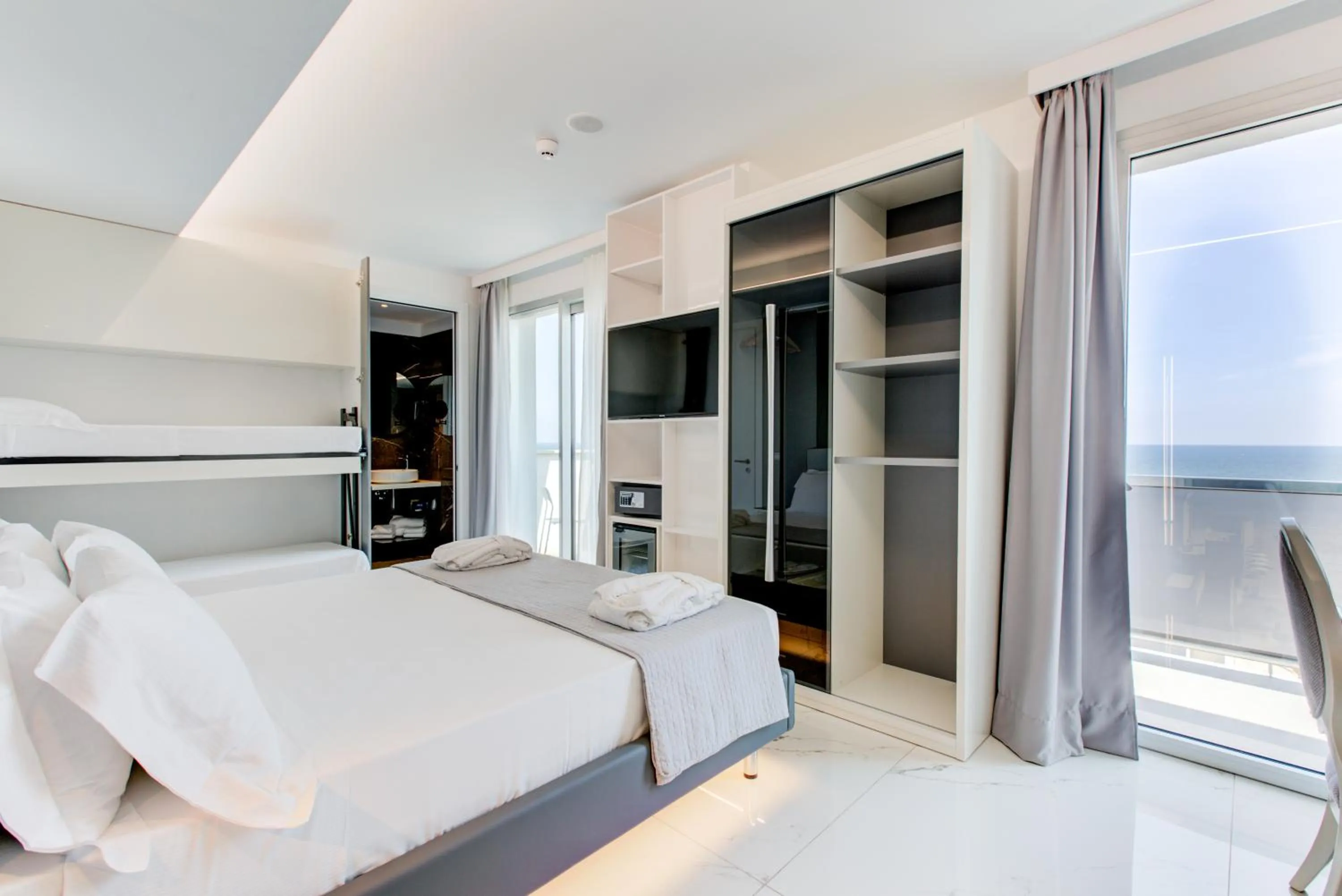 Bed in Hotel Due Mari & SPA