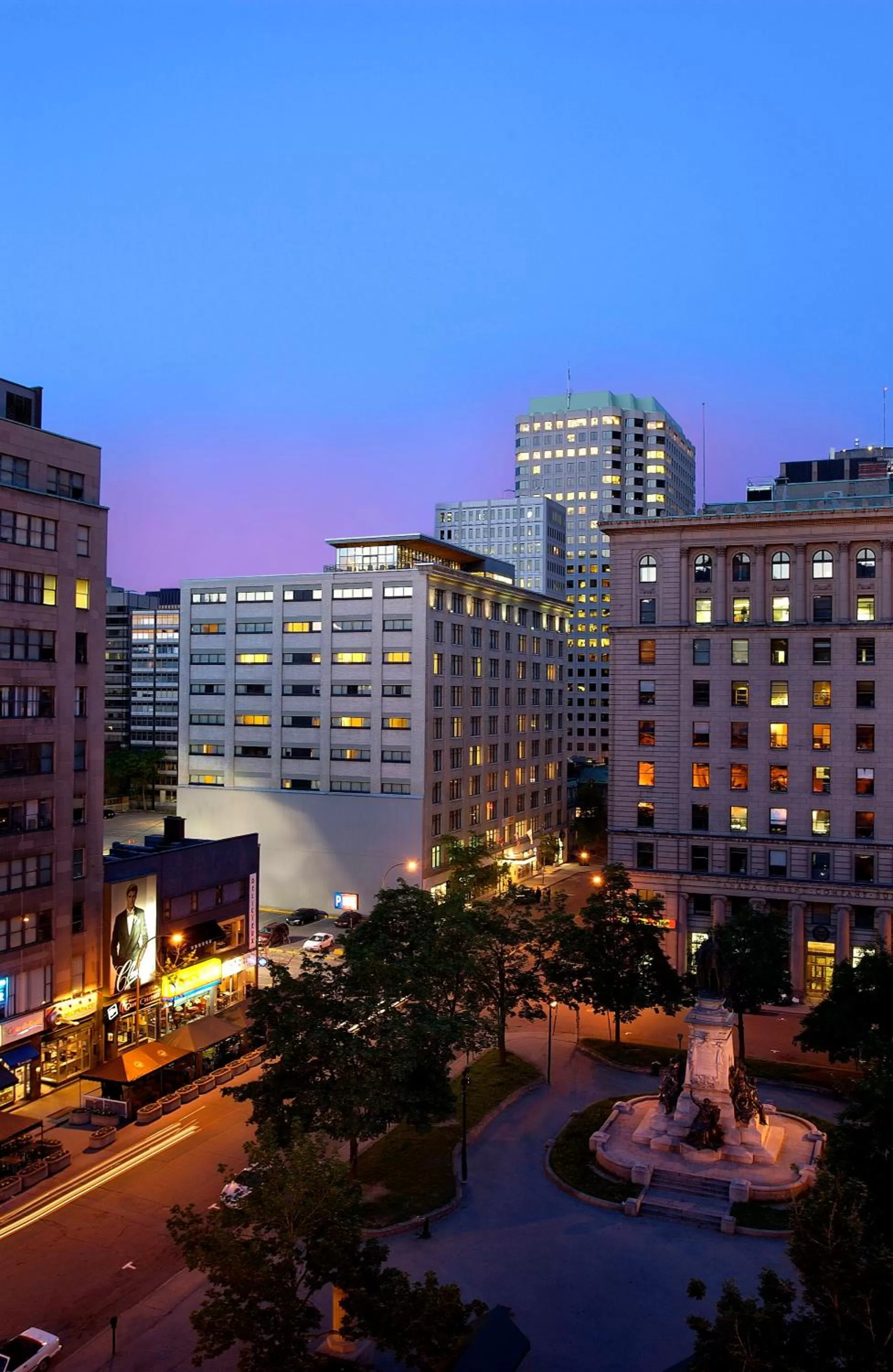 Area and facilities in Le Square Phillips Hôtel & Suites